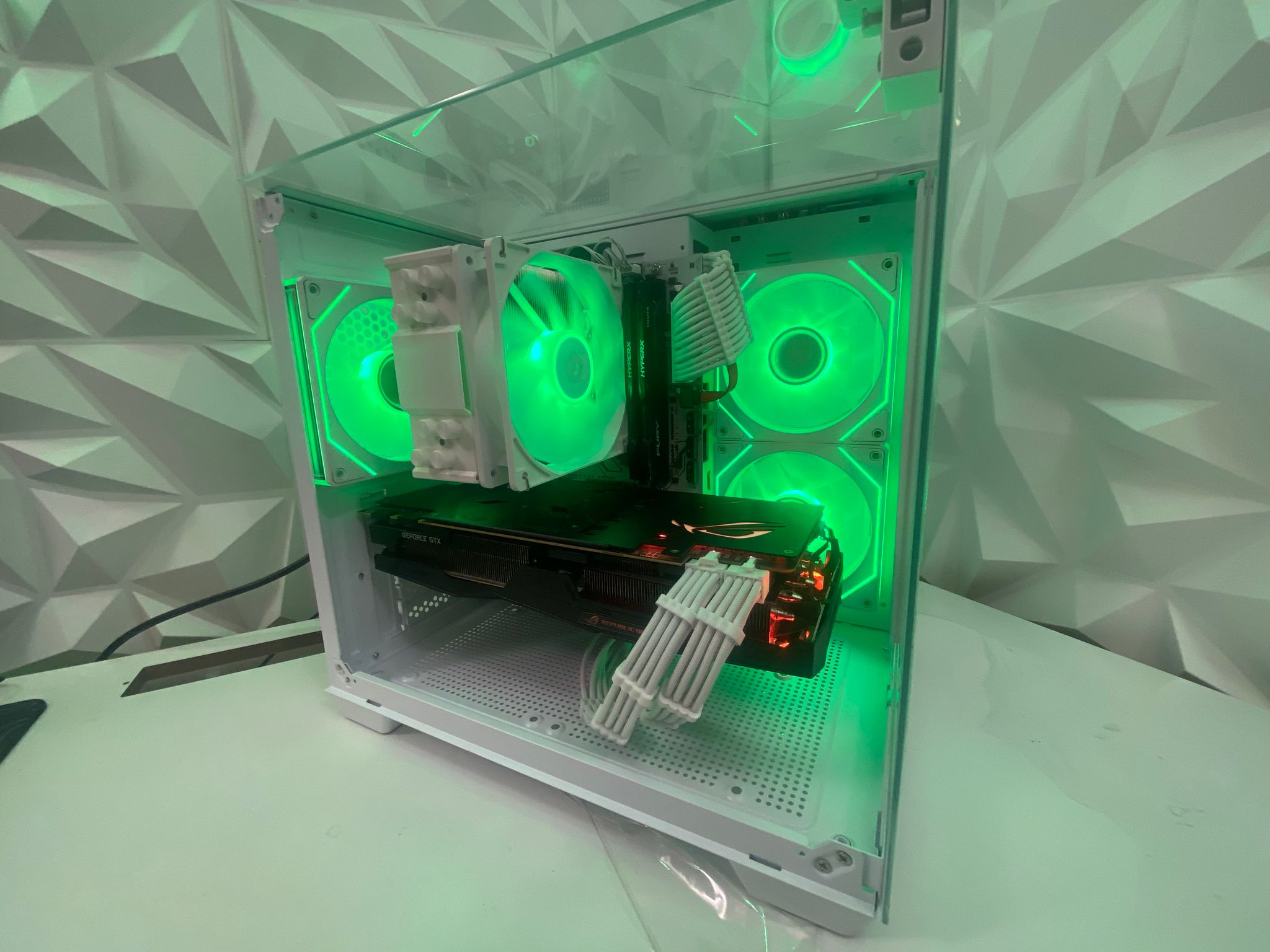 💘 💘 White Elite Build – Ryzen 7 2700 + GTX 1080 Ti 11GB | 1080p/1440p High FPS Ready