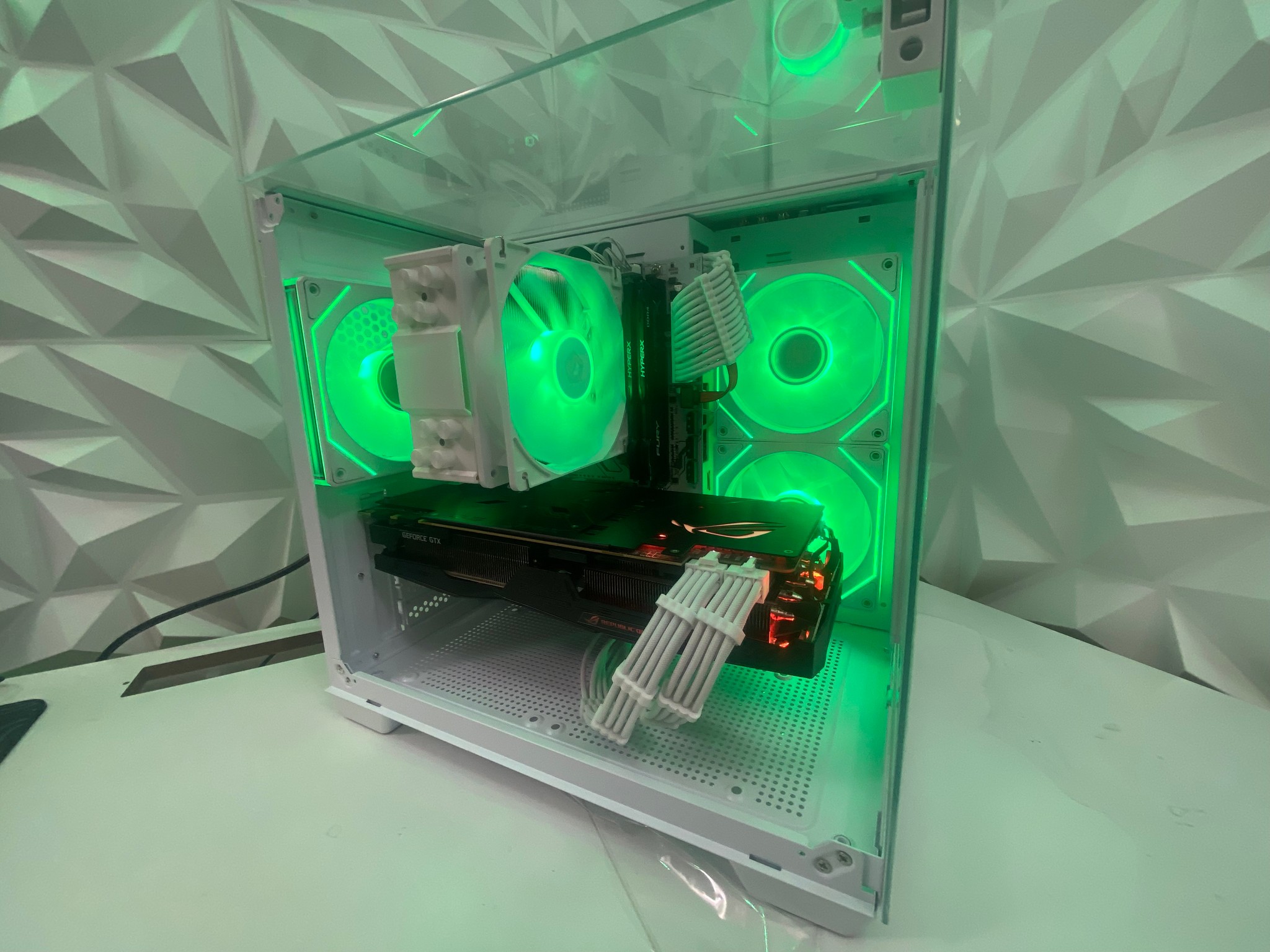 💘 💘 White Elite Build – Ryzen 7 2700 + GTX 1080 Ti 11GB | 1080p/1440p High FPS Ready