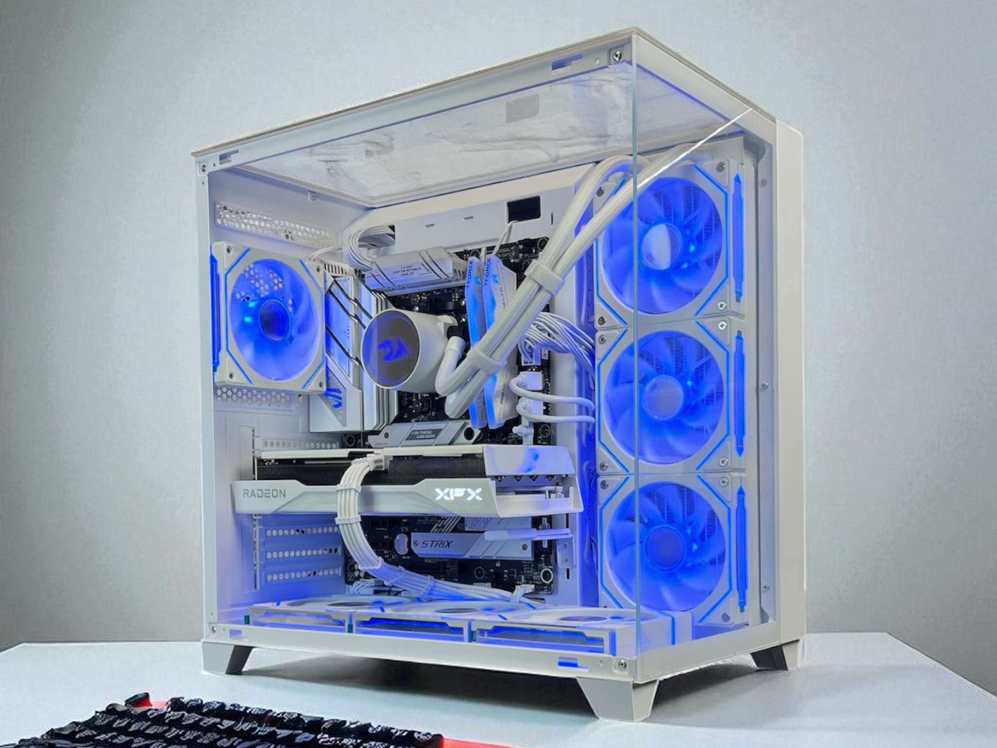 Liquid Cooled AMD RX 9060 XT 16GB Ryzen 5 8400F 16GB DDR5 1 TB M.2 Gaming PC