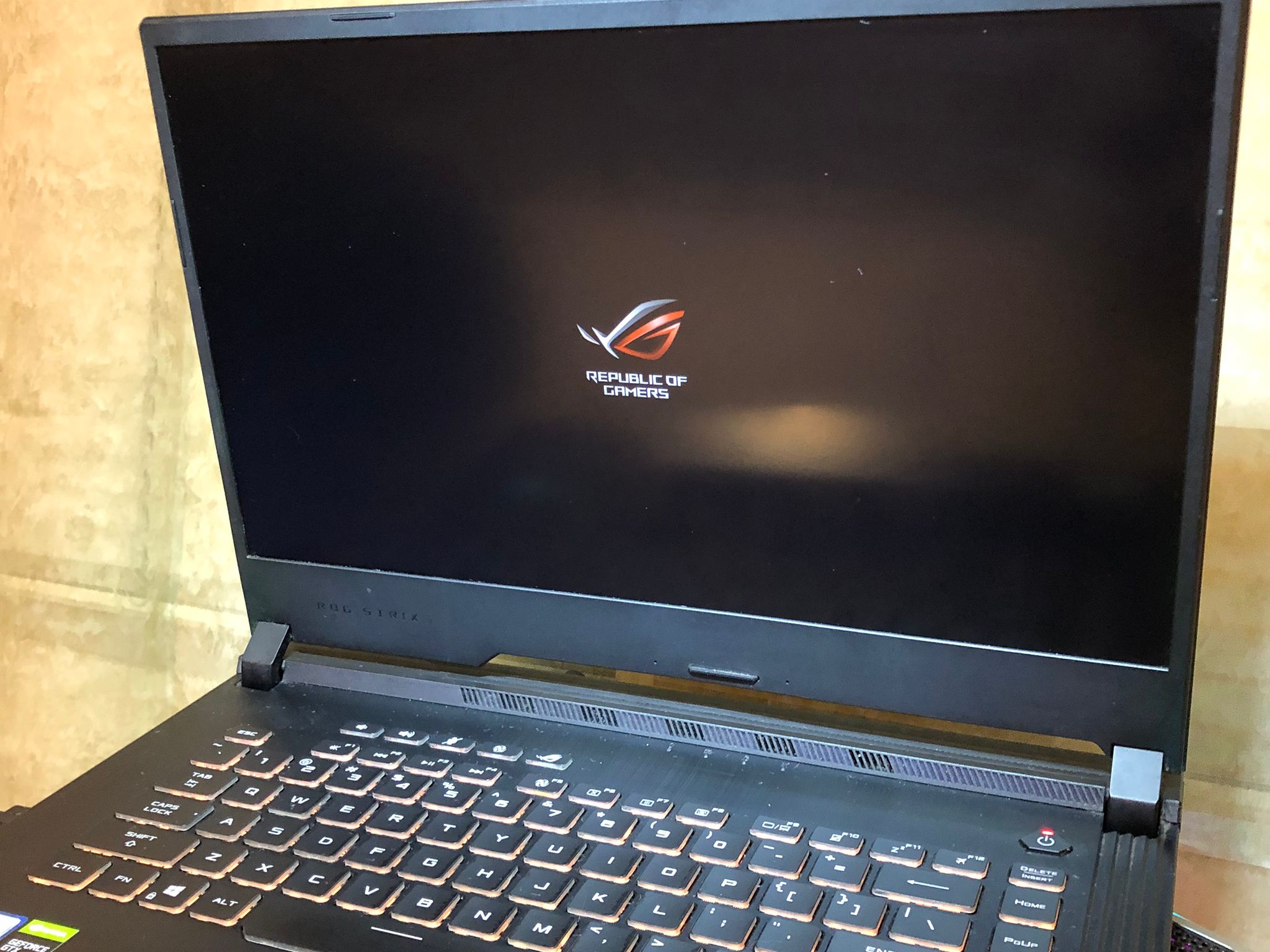 ASUS ROG i7 Nvidia 1650 Laptop w/ Cooler