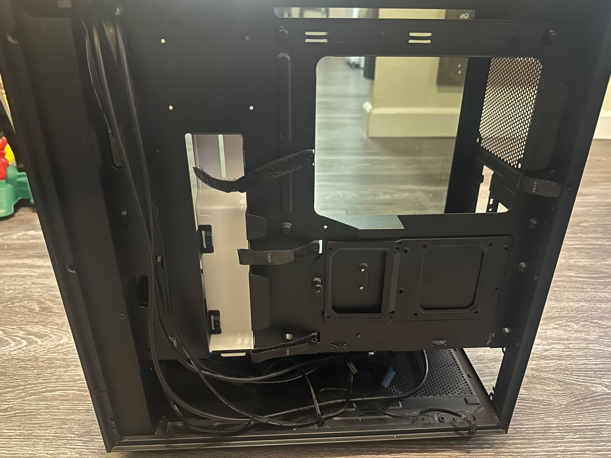 NZXT H5 Flow ATX mid tower PC case