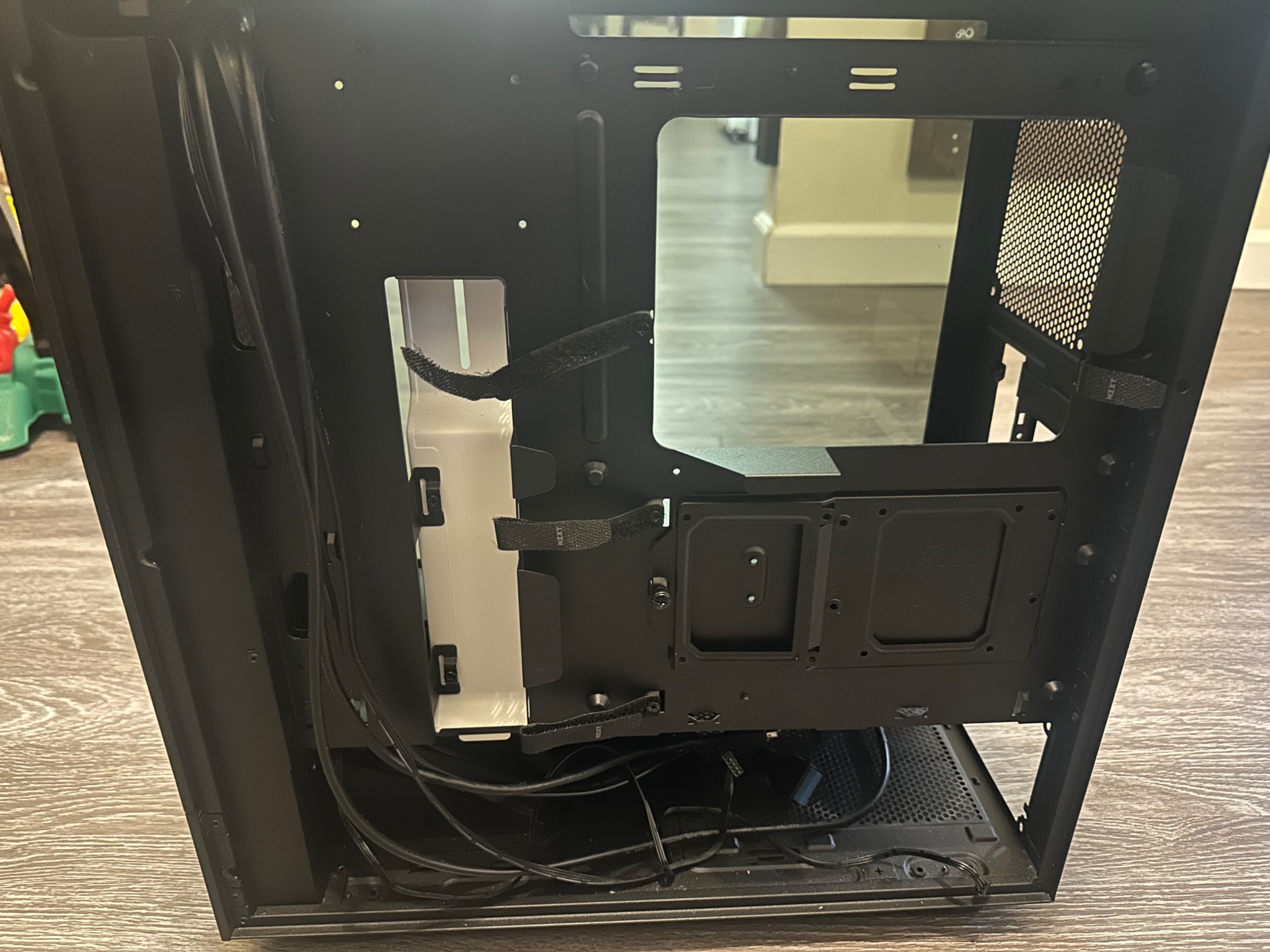 NZXT H5 Flow ATX mid tower PC case