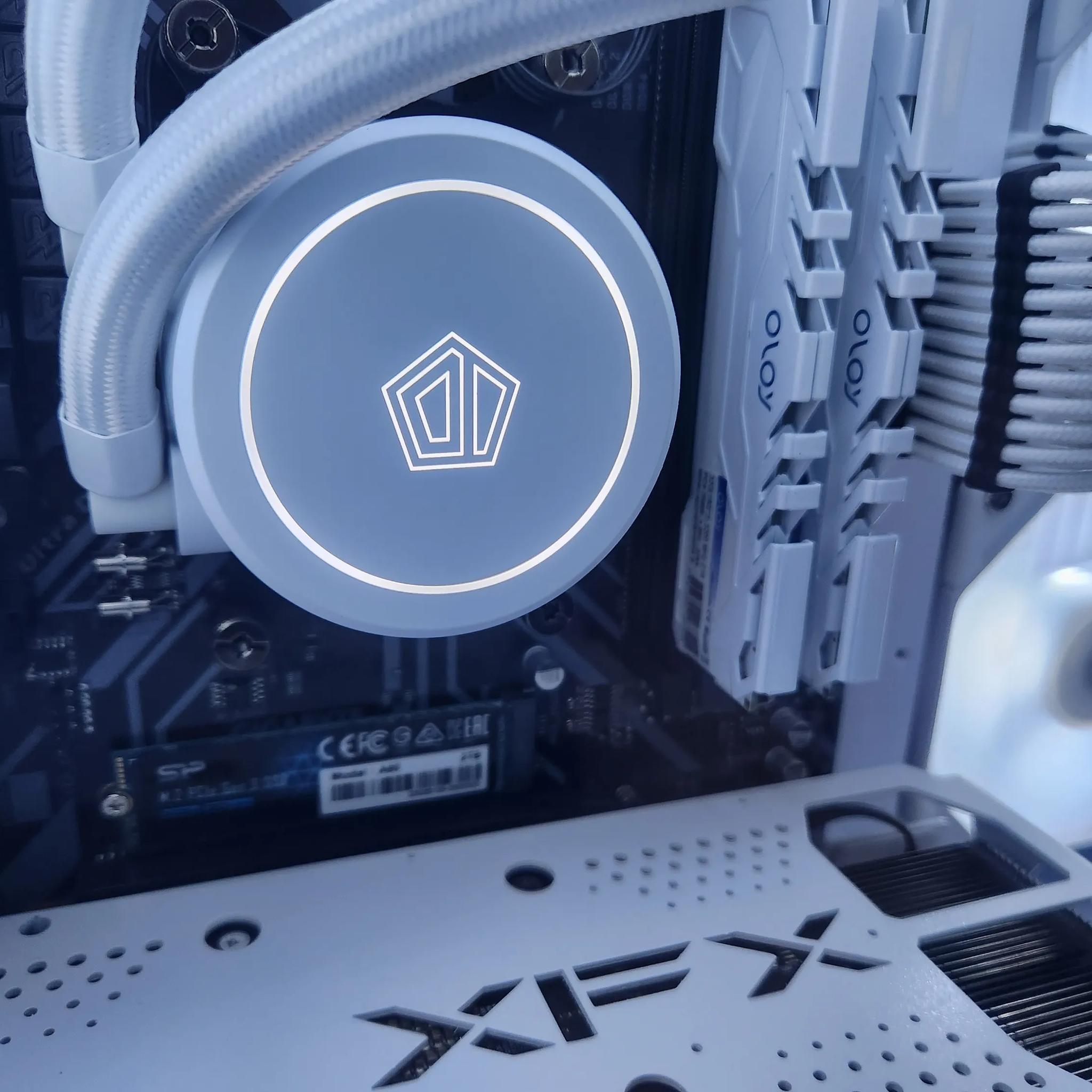 Liquid Cooled Frosty Rig Ryzen 5 / 32GB / 2TB / RX6600