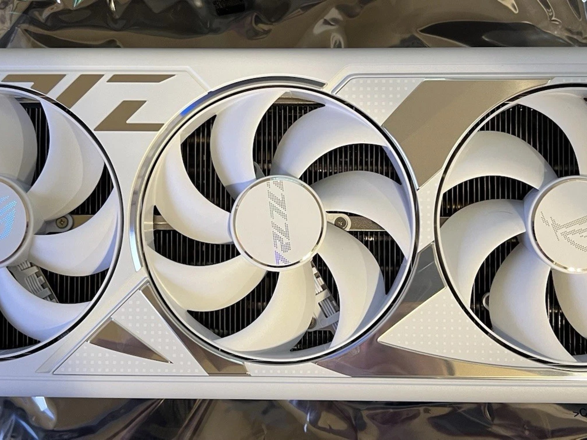 ASUS ROG Strix GeForce RTX 4090 24GB GDDR6X White OC Edition Gaming Graphics Card