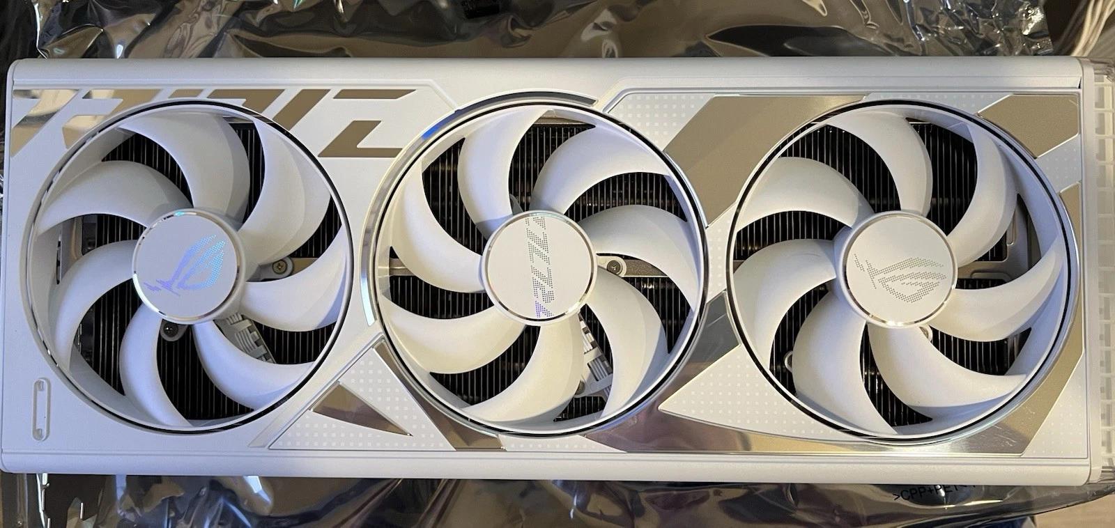 ASUS ROG Strix GeForce RTX 4090 24GB GDDR6X White OC Edition Gaming Graphics Card