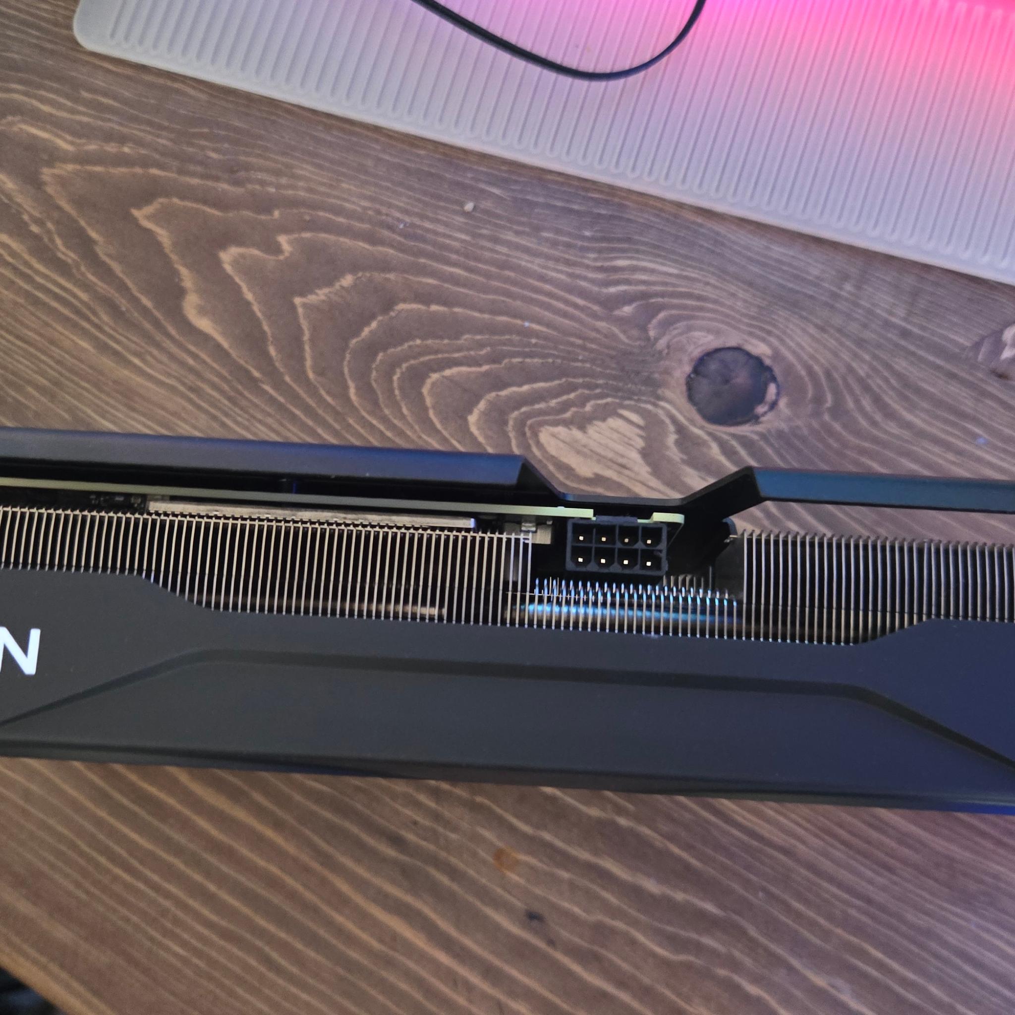 9060xt XFX SWIFT 8gb oc