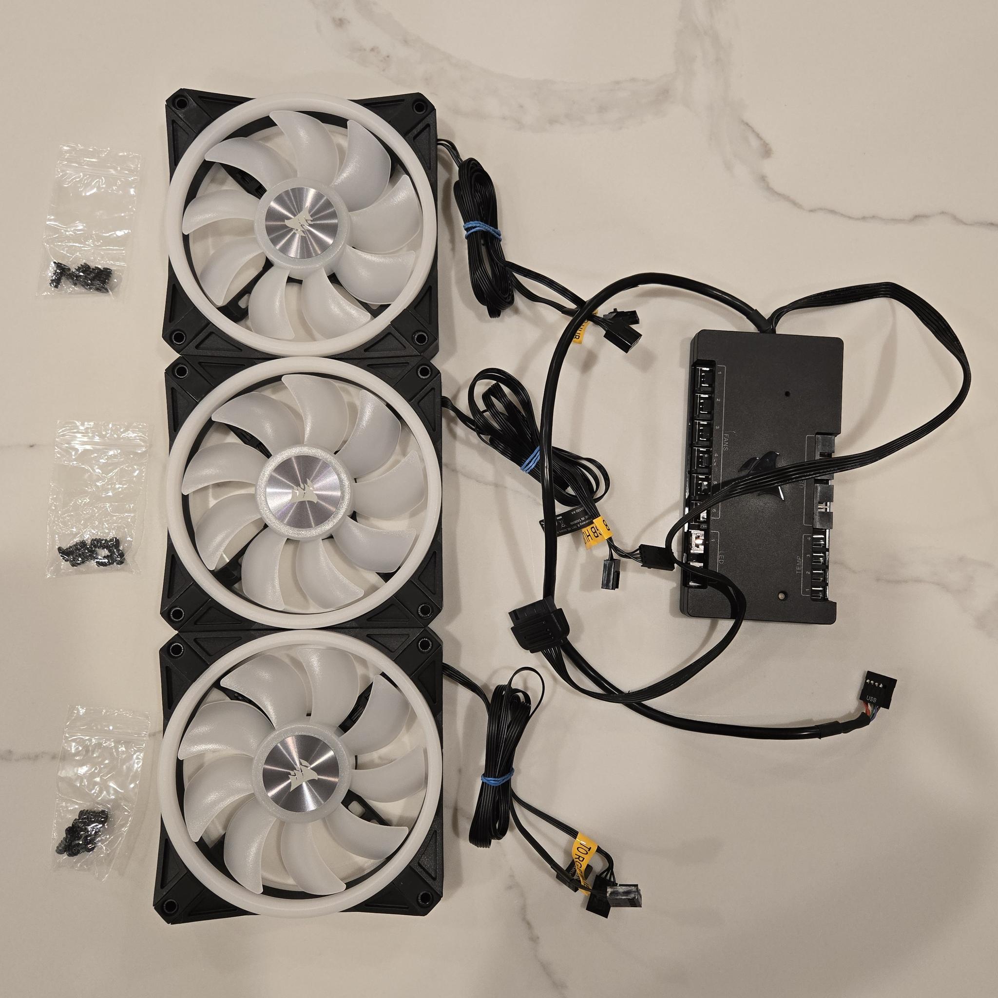 Corsair iCUE QL120 120 mm Fans (3-Pack) w/ Corsair iCUE Commander Core
