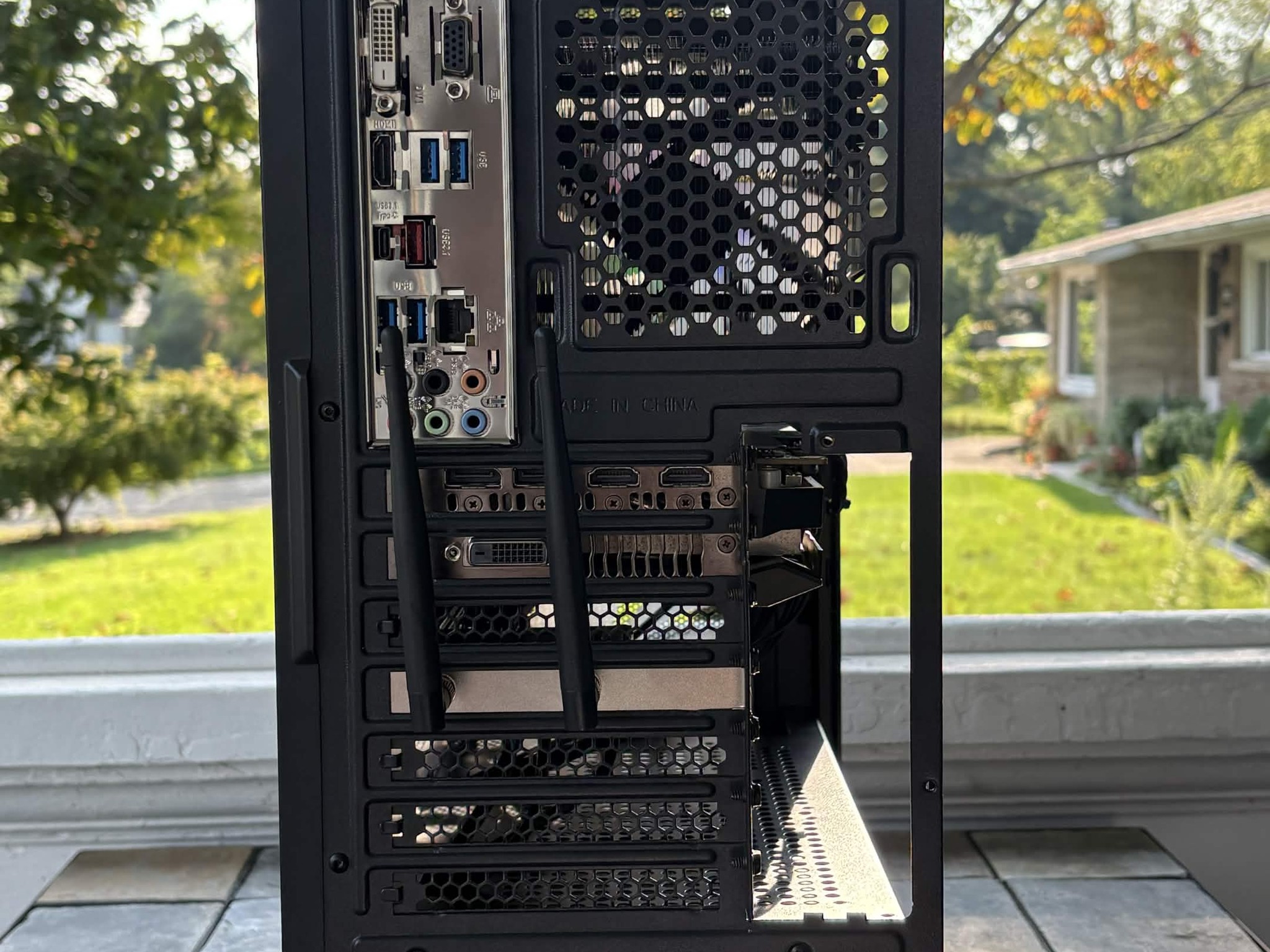 Black Cat Customs Shadowclaw Gaming PC — GTX 1080 Ti 11GB / i5 / 16GB RAM