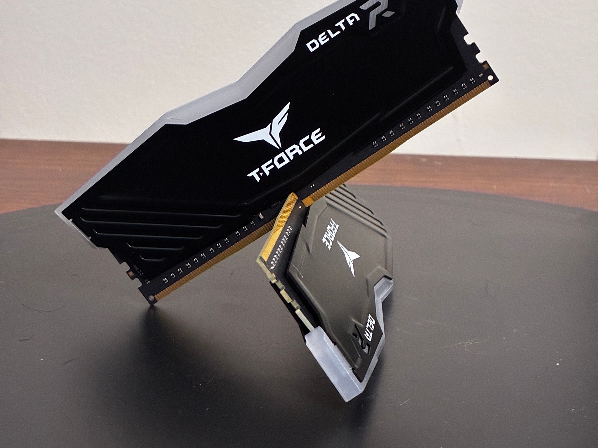 TEAMGROUP T-Force Delta RGB 16GB DDR4-3200 (2x8GB)