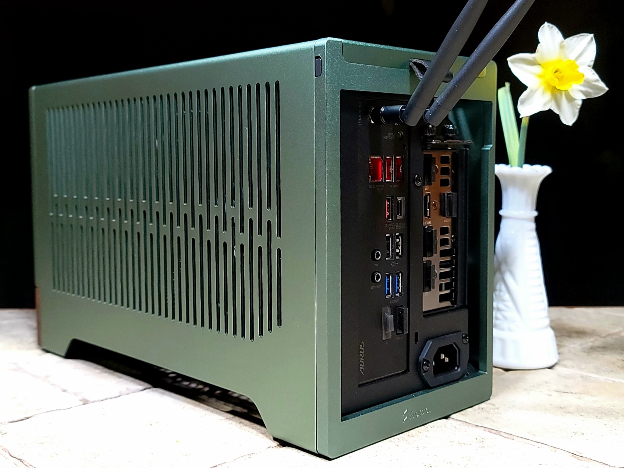 Pettit Classic--i3 13100F, RTX 3060 TI KO Edition, 64 GB RAM, Z690i, 1Tb NVMe, WiFi/BT/Ethernet