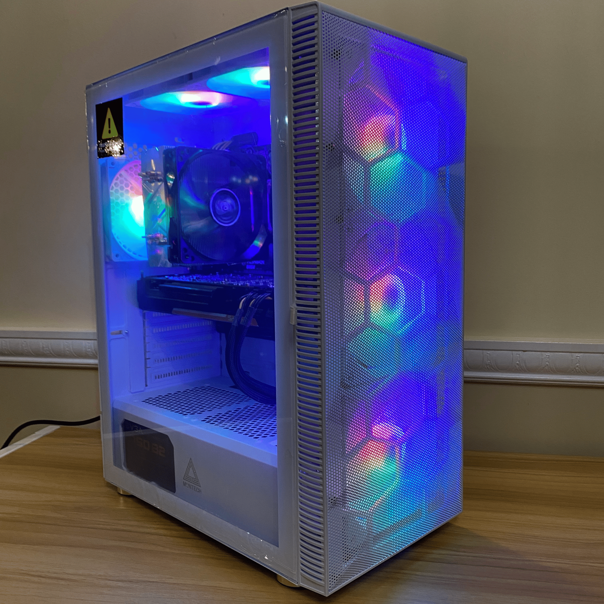 Midrange Gaming PC with Intel Core i7-4770 and Radeon R9 390
