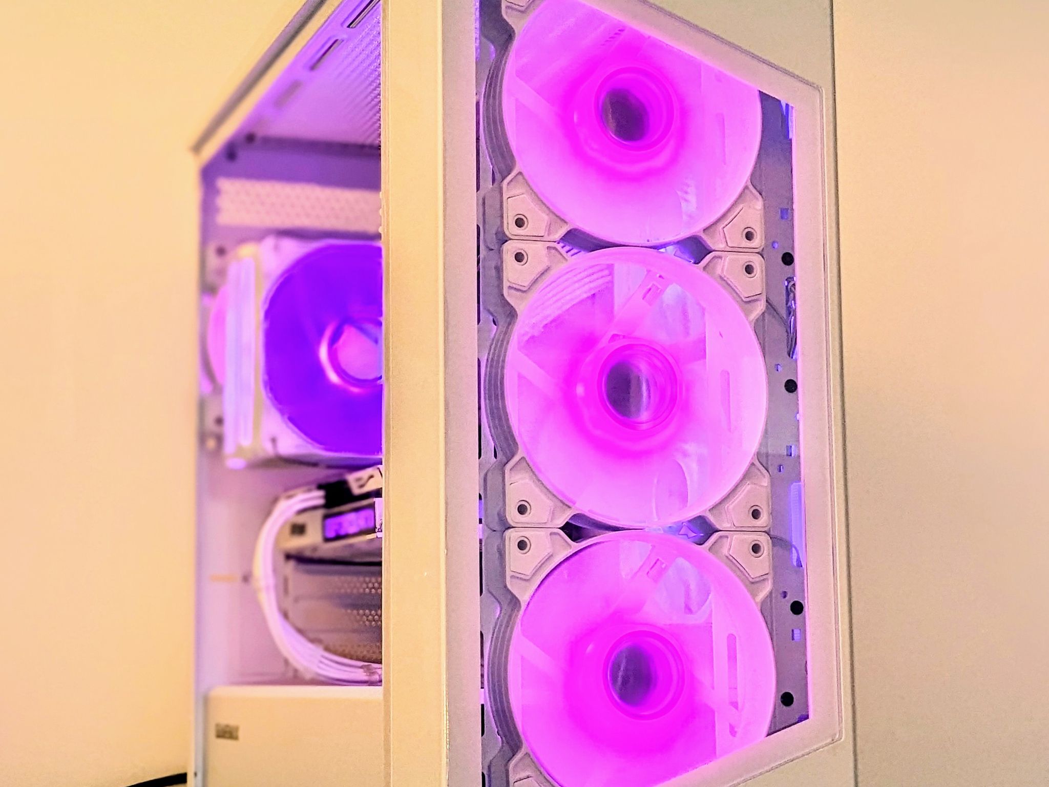 🧊Ice King👑 RTX 4060⚪️Intel I7-6800K/6-cores/12-threads⚪️16GB RAM ⚪️ 1TB NVMe SSD⚪️ Windows 11 Pro