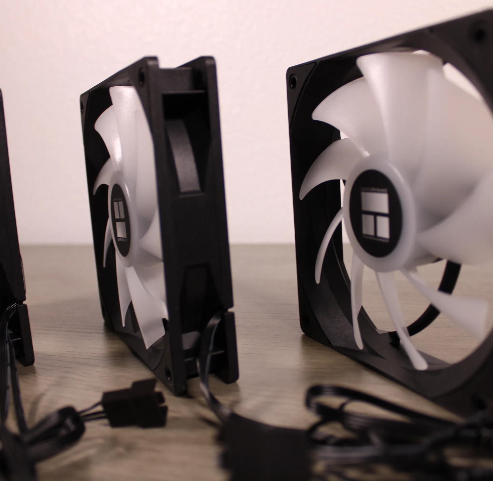 3 Thermaltake 120mm Case Fans| PWM ARGB Fans with S-FDB Bearings | BRAND NEW