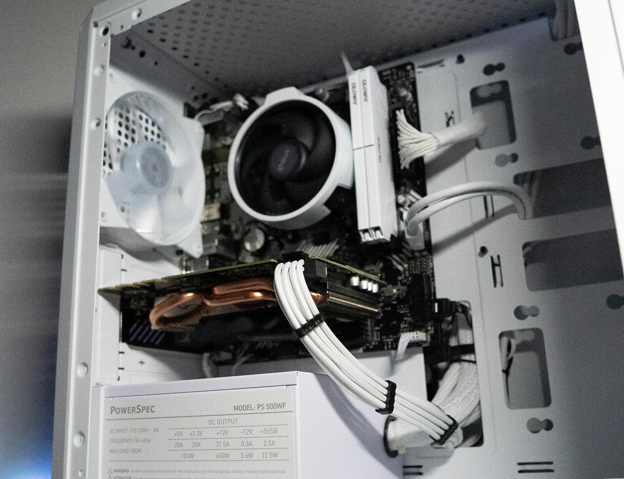 🌨🌨 | GTX 1080 8GB | RYZEN 5 1600X | 16GB DDR4 RAM | 2TB | Arctic Chill