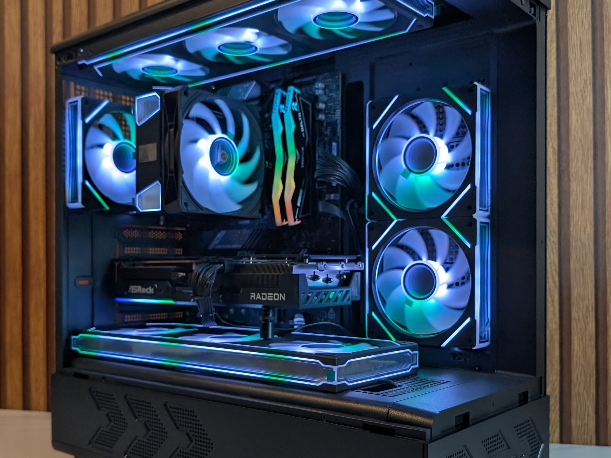 9070 16GB | RYZEN 5 7600X | 16GB DDR5 | 1TB NVME | 750W