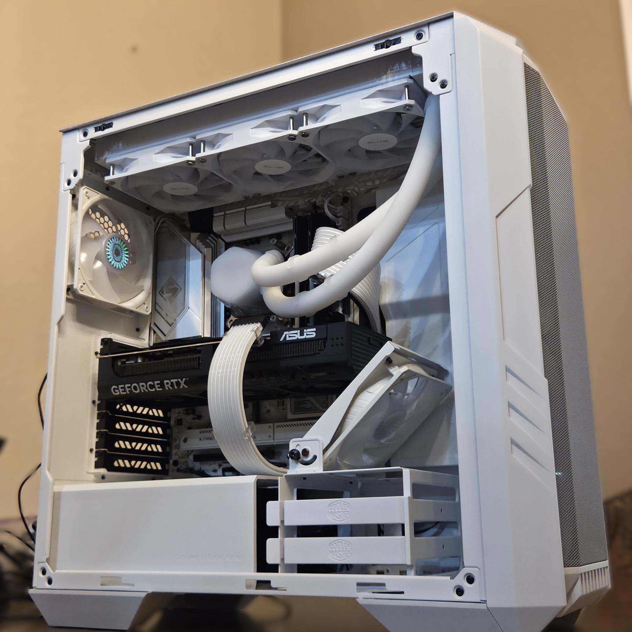 Stormtrooper!⚪⚫ 5070 Ti | 7800X3D | 32GB DDR5 | 2TB Gen4 NVMe