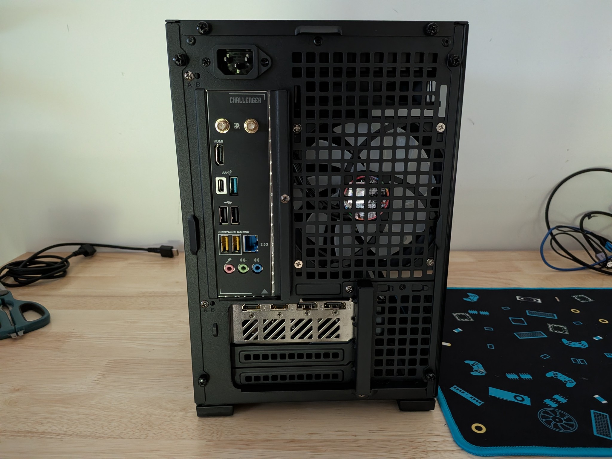 4K Final Boss - RX 9070 XT, Core Ultra 5 250K Plus, 32 GB DDR5 RAM, 2 TB Gen 4, Liquid Cooled, RGB