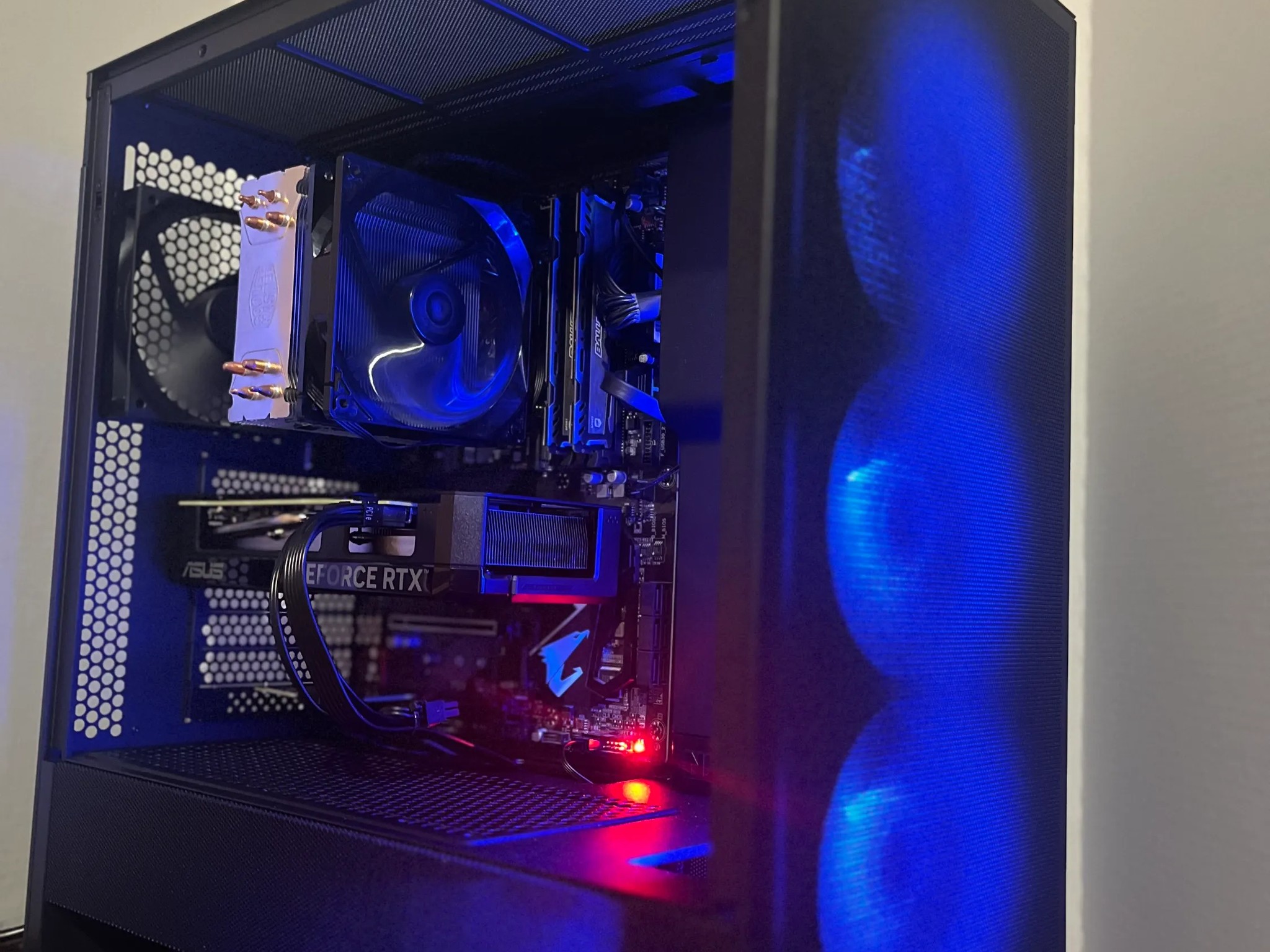 RTX 4060ti | Intel i5-8600k | 16GB DDR4 | 1TB SSD | Windows 11 Home