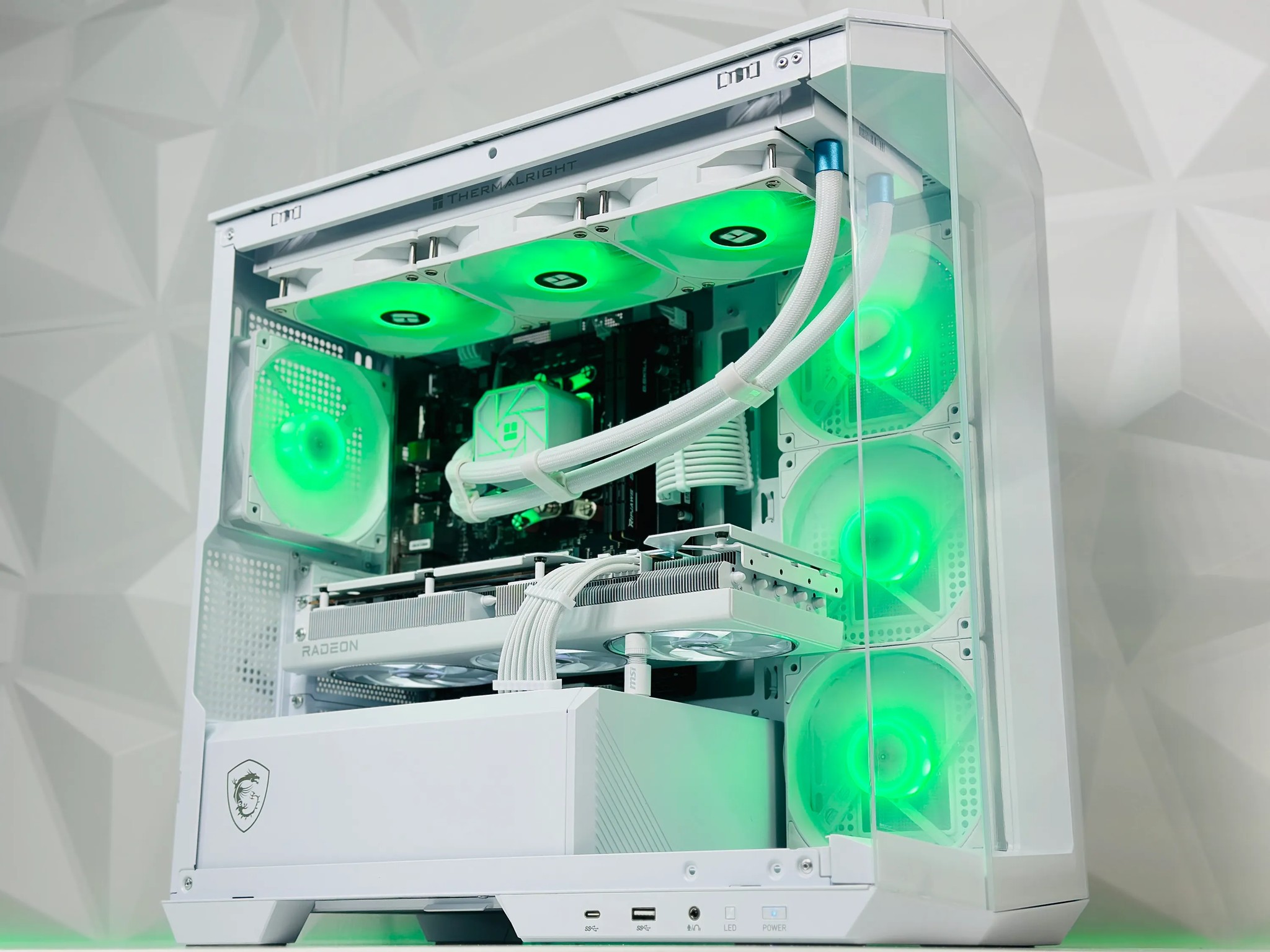 🌬️🧊🐧🥶Iceberg||💧Liquid Cooled Gaming PC❄️AMD RX 7800 XT 16GB❄️AMD Ryzen 5 7500F❄️32GB DDR5❄️ 1TB