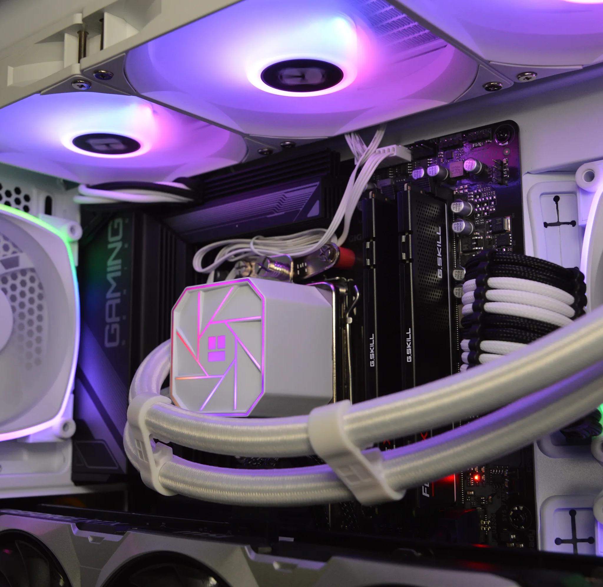 🌨️🌨️| RTX 4070 Ti 12GB| Ryzen 7 7700X | 32 GB DDR5 RAM | 2TB GEN 4 NVME SSD | Snow Cloud |