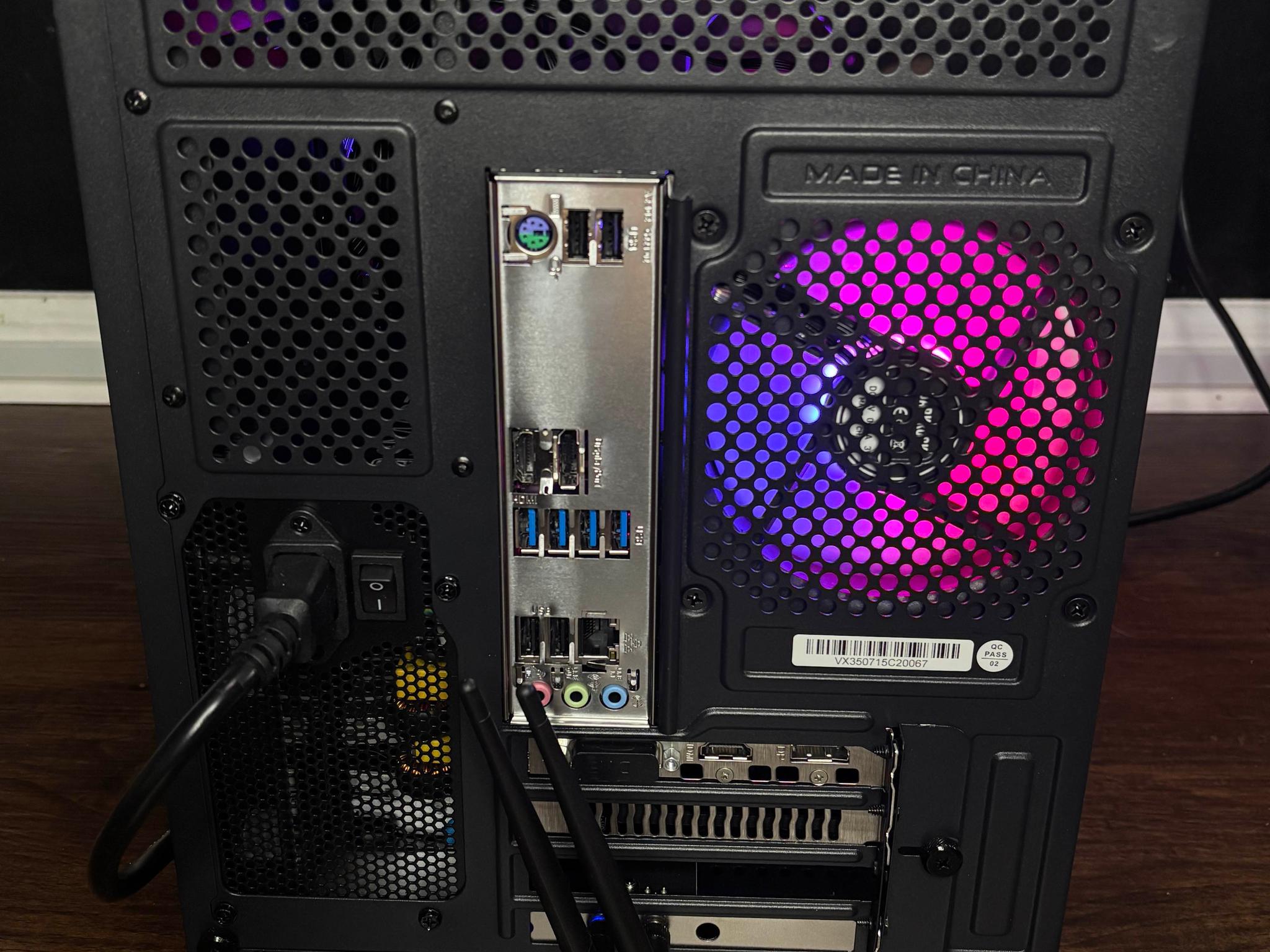 Black Gaming PC (GTX 1660 Super 6GB + AMD Ryzen 5 2600X + 16GB DDR4 + SSD)
