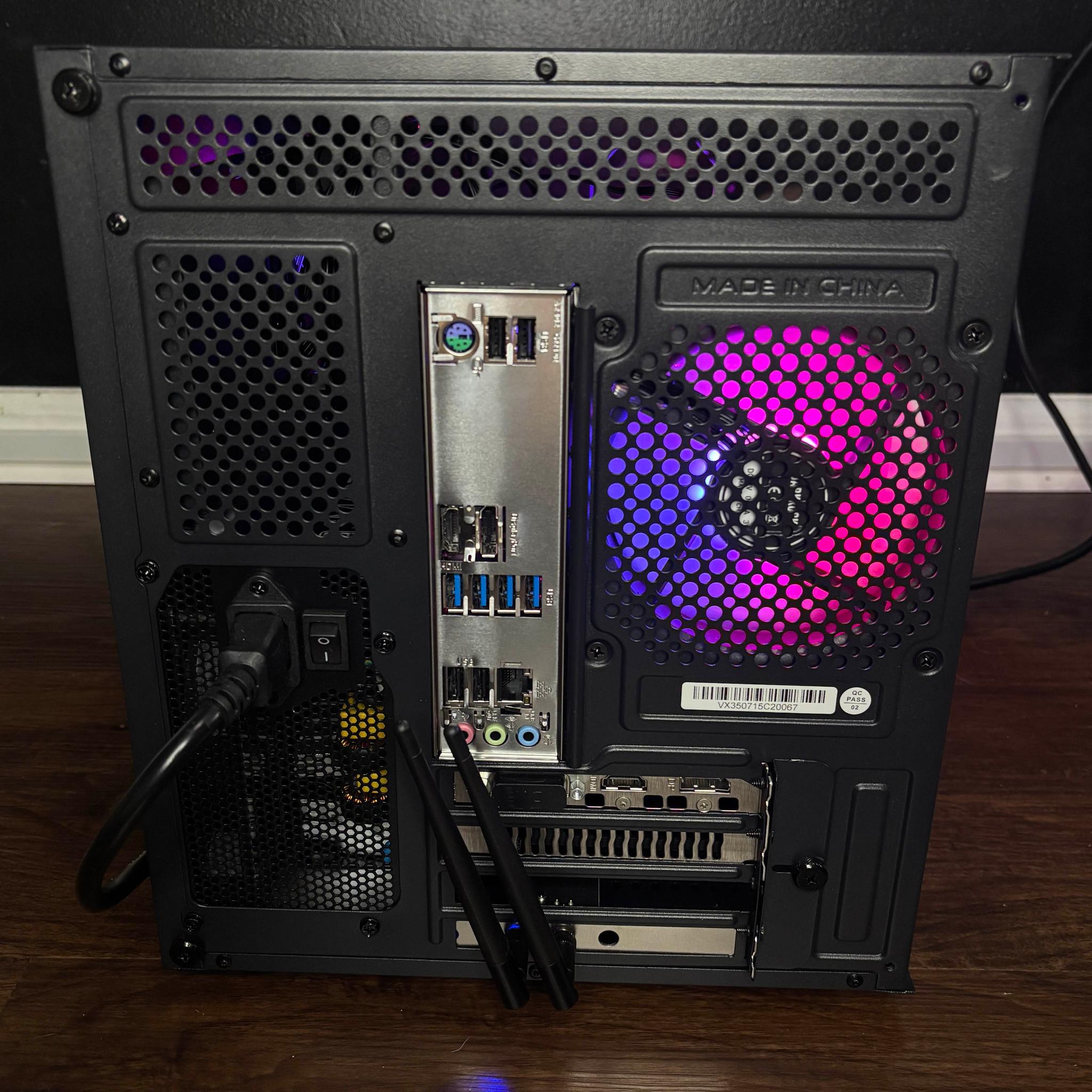 Black Gaming PC (GTX 1660 Super 6GB +AMD Ryzen 5 2600X + 16GB DDR4 + SSD)