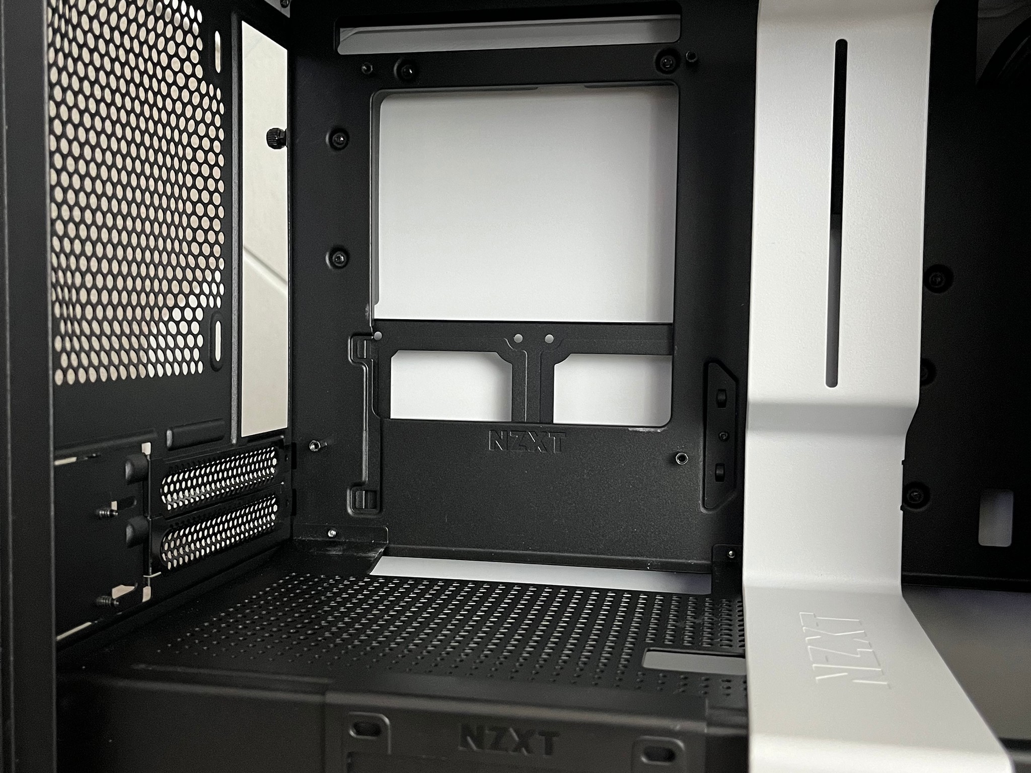 **SUMMER SALE** NZXT H210 MINI ITX GAMING CASE -  GREAT CONDITION