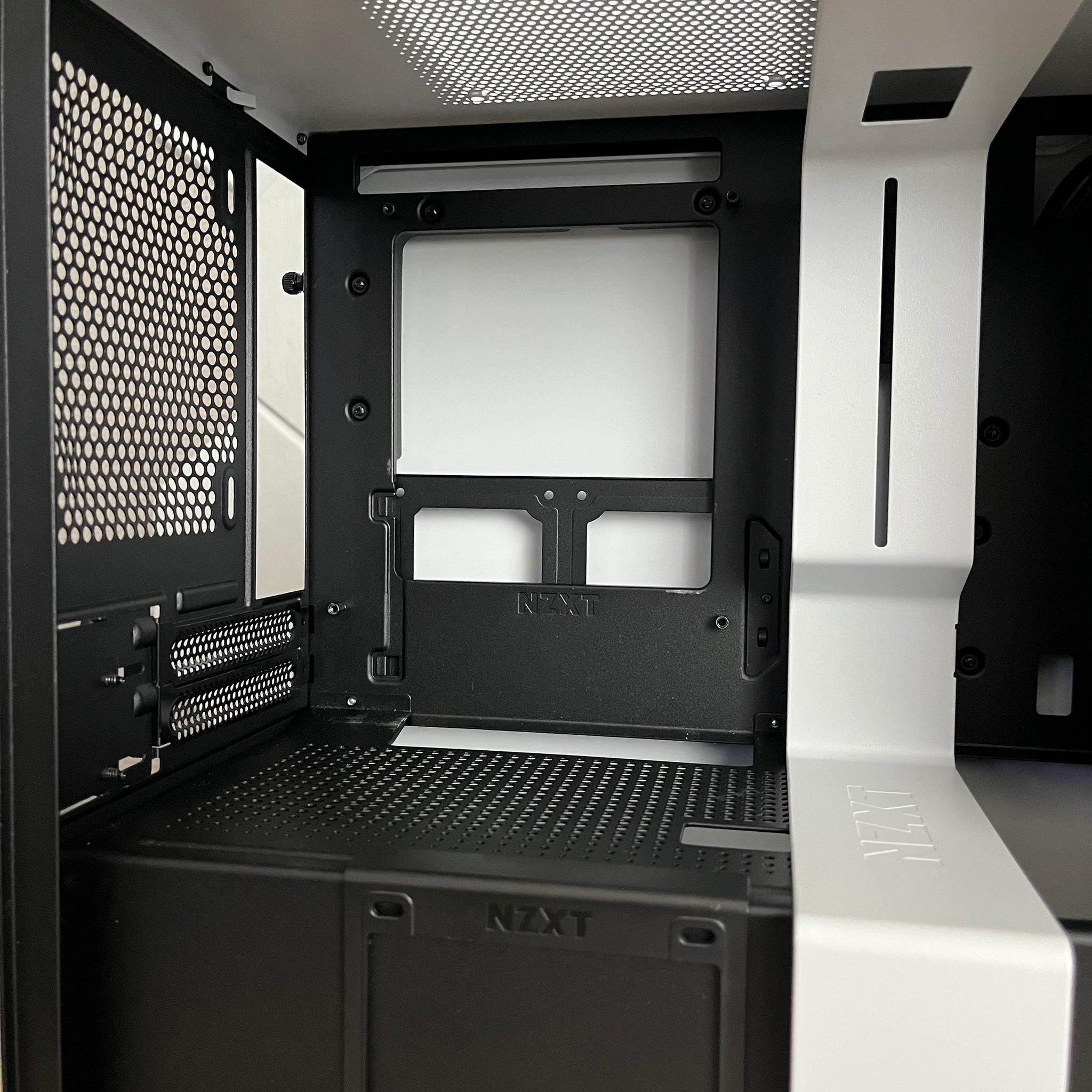 **SUMMER SALE** NZXT H210 MINI ITX GAMING CASE -  GREAT CONDITION