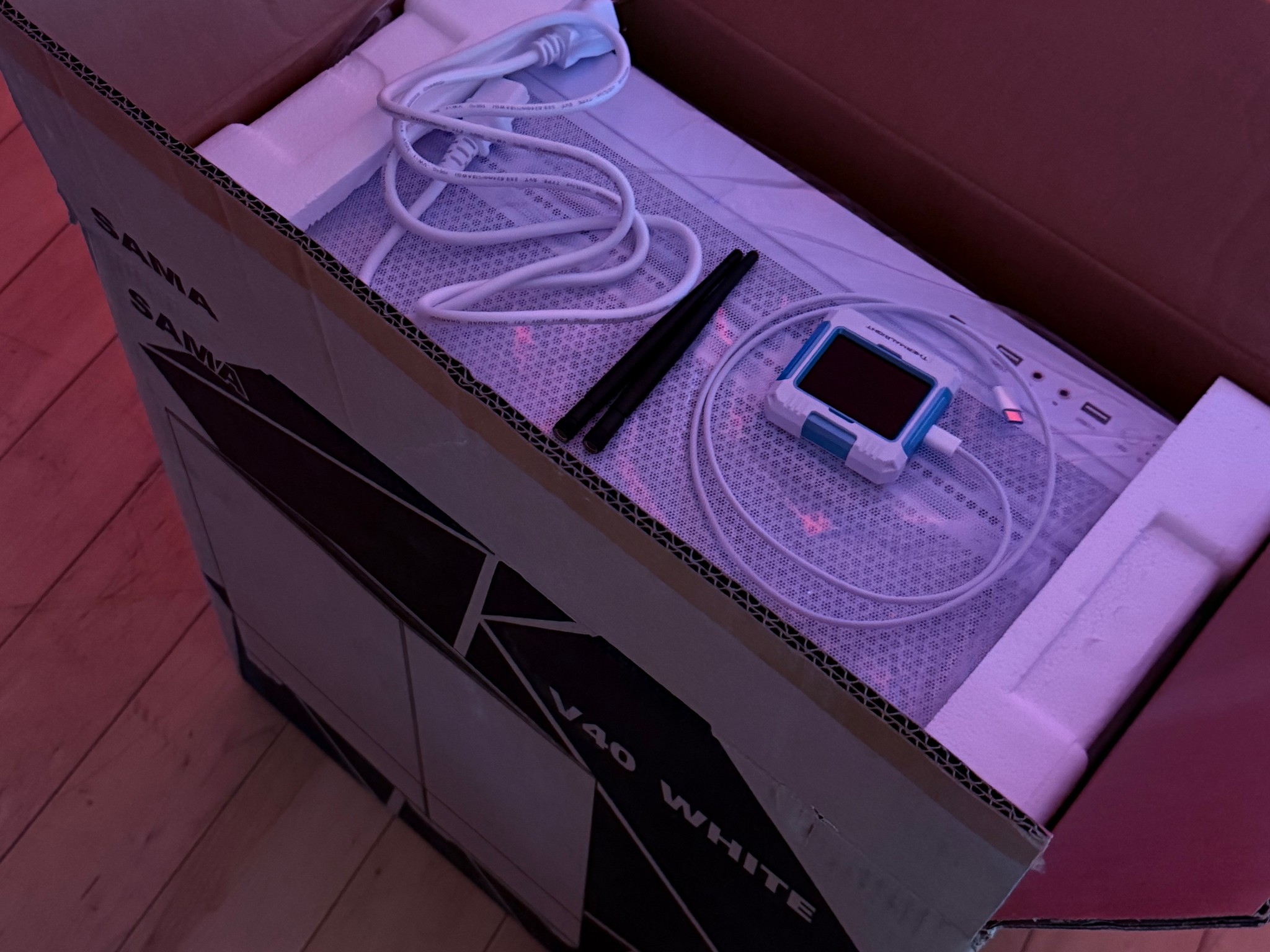 ✨NEW Custom All-White Gaming PC | Ryzen 7 7700 / RX 9060 XT 16 GB / 1 TB NVMe / DDR5 RGB