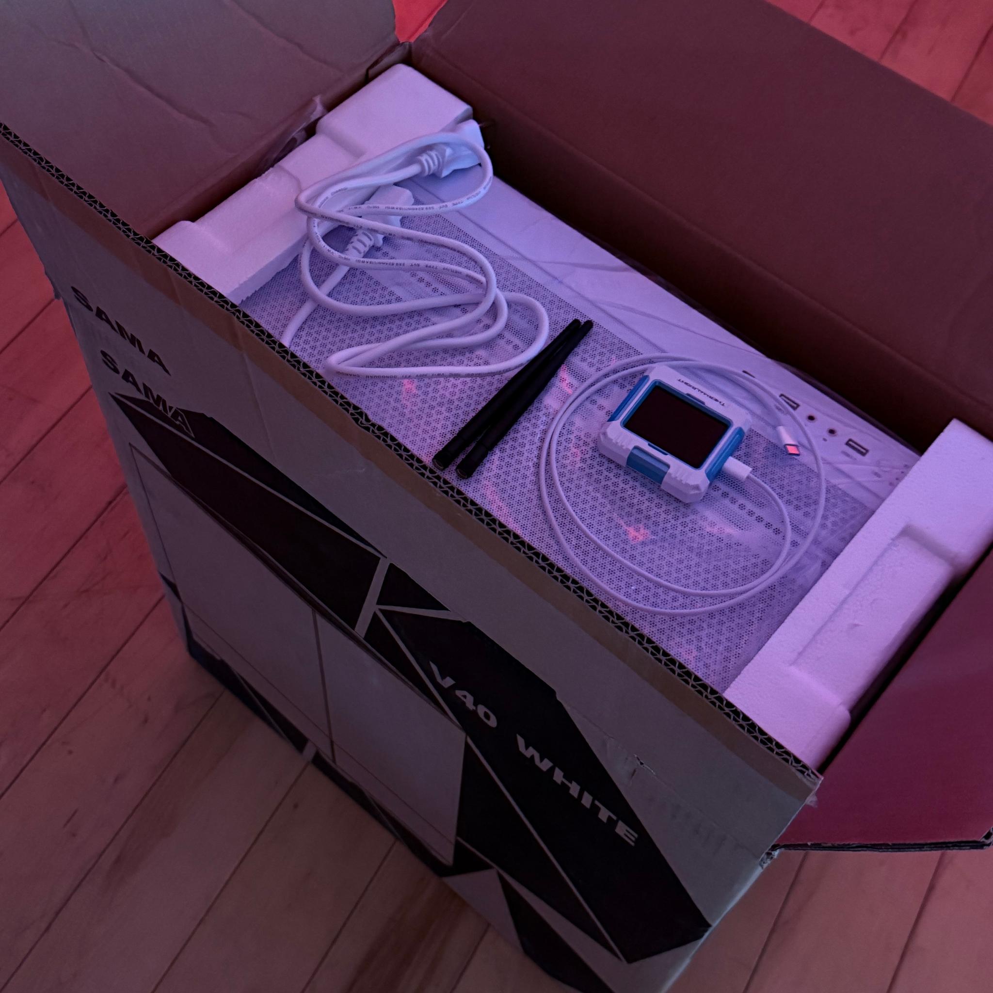 ✨NEW Custom All-White Gaming PC | Ryzen 7 7700 / RX 9060 XT 16 GB / 1 TB NVMe / DDR5 RGB
