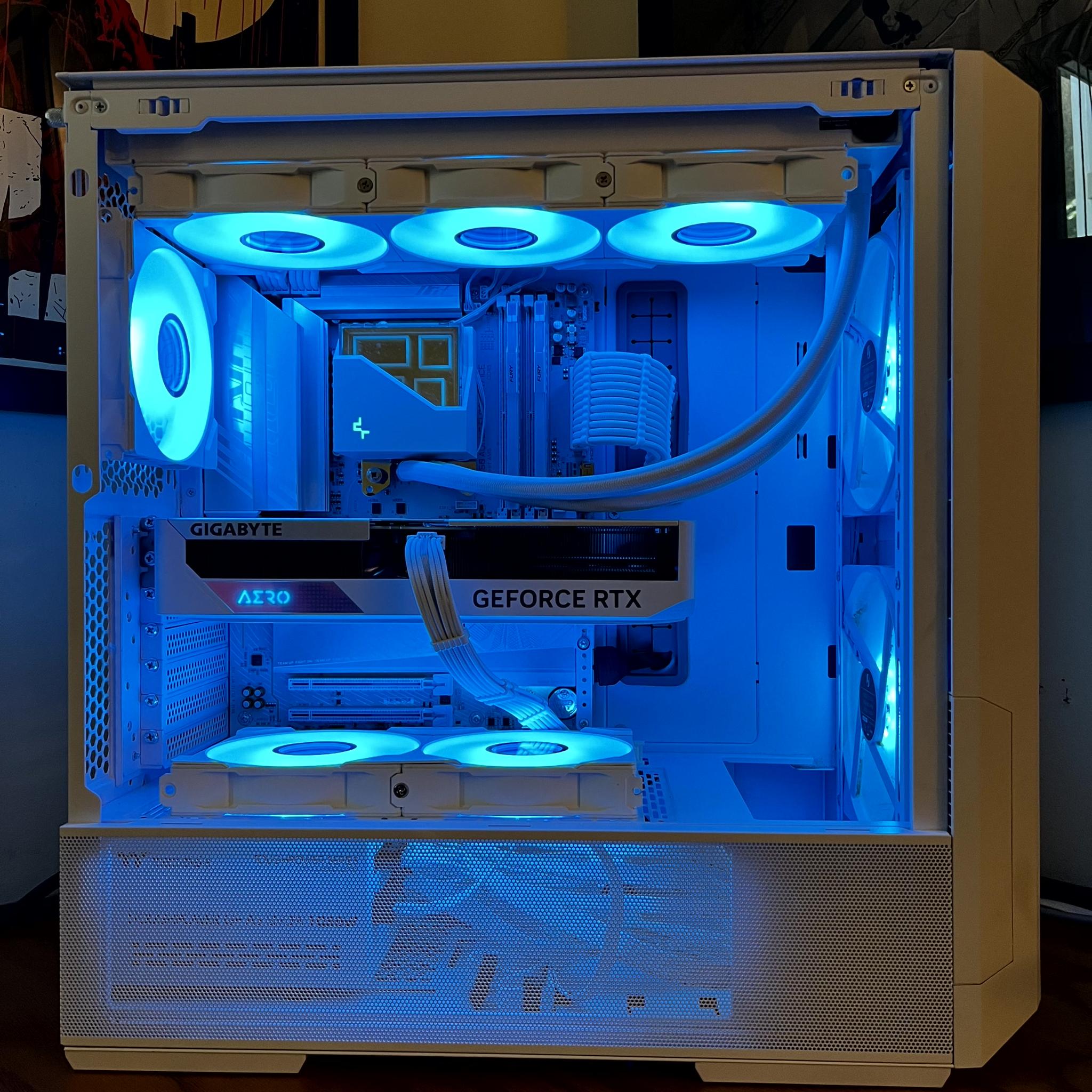 Arctic Wolf - Ryzen 7 7800X3d | Nvidia 4070 OC 12GB | 32GB @6000 MT/sec | 4TB NVME | 1000W Gold PSU