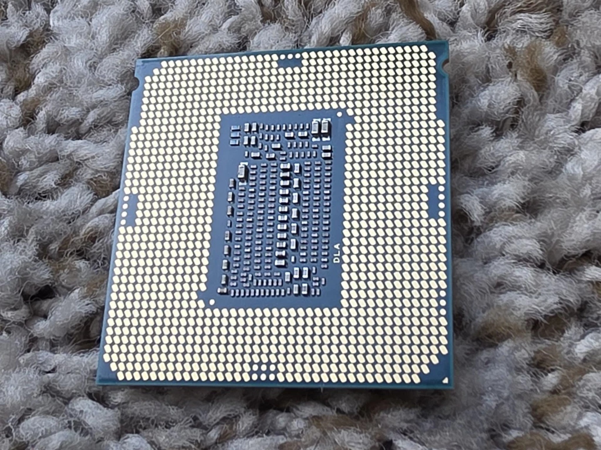 Intel Core I9-9900K with Dodecahedron Box Coffee Lake 8-Core 16-Thread LGA1151