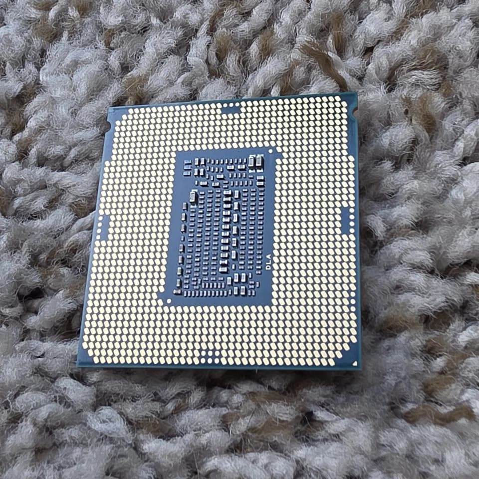 Intel Core I9-9900K with Dodecahedron Box Coffee Lake 8-Core 16-Thread LGA1151