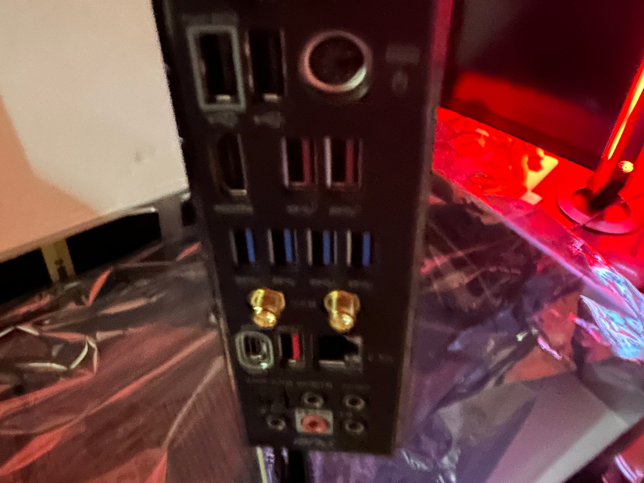 Black MSI X570s Carbon Wifi