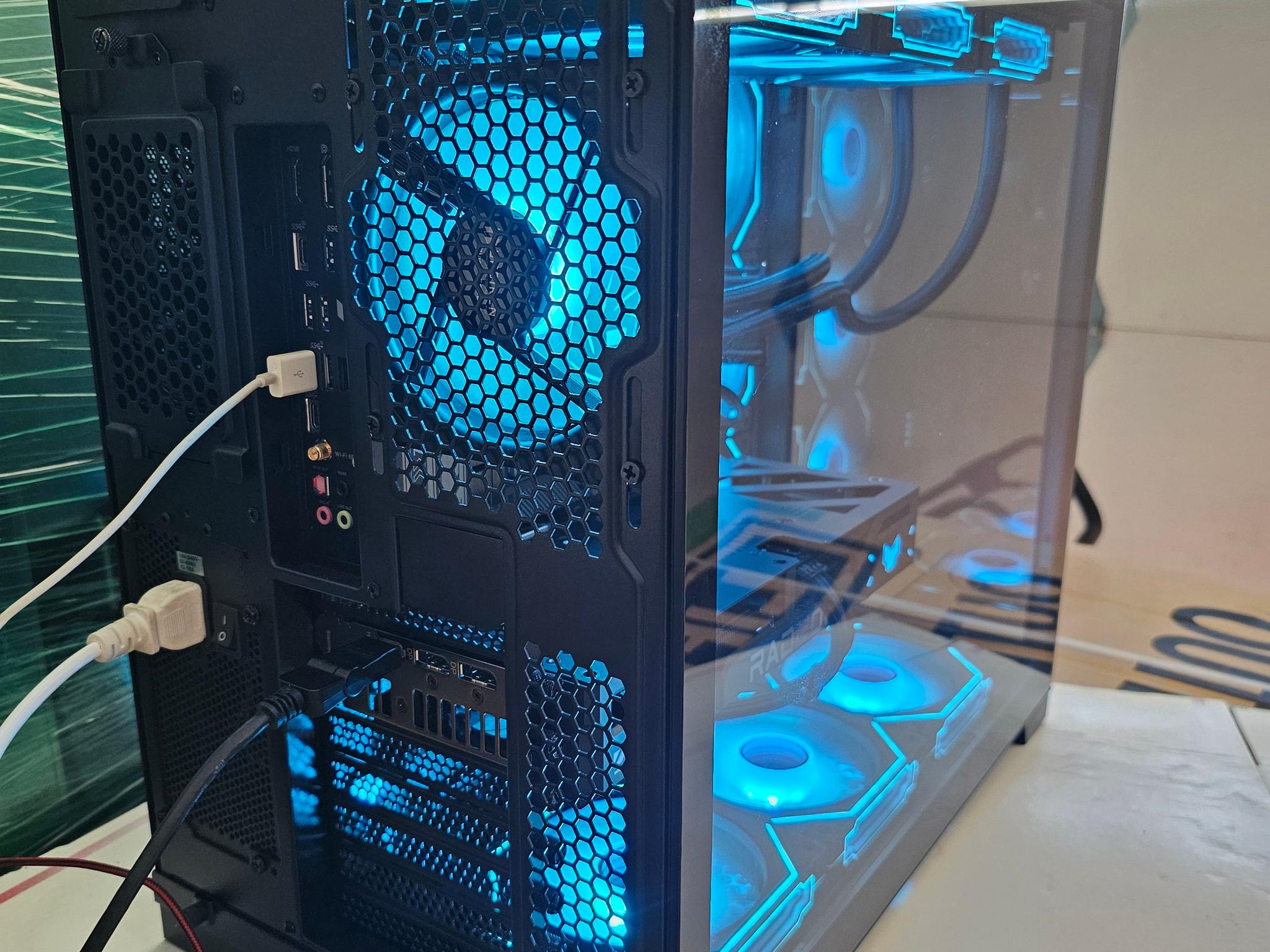 Black gaming pc | i9 12900k | 32gb ram ddr5 | 9060 rx 16gb | 2tb ssd | Windows 11 pro | wifi + BT |