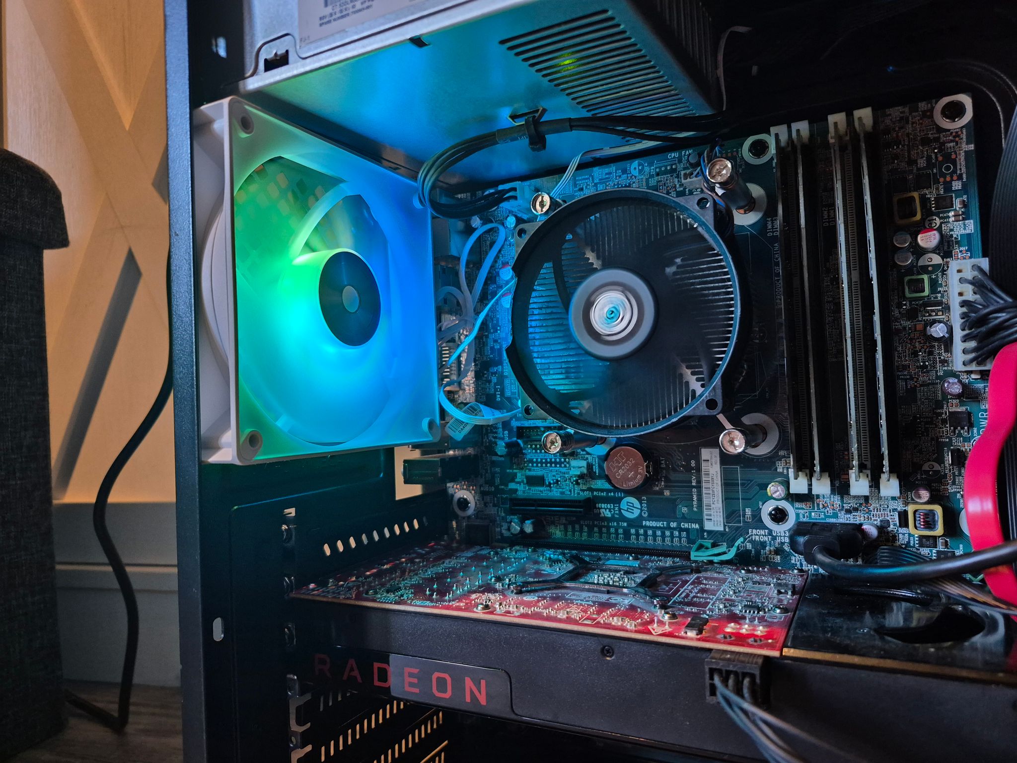 100 FPS Fortnite | i5-4570, 16GB RAM, 500GB SSD, RX 580 4GB, RGB, Wifi