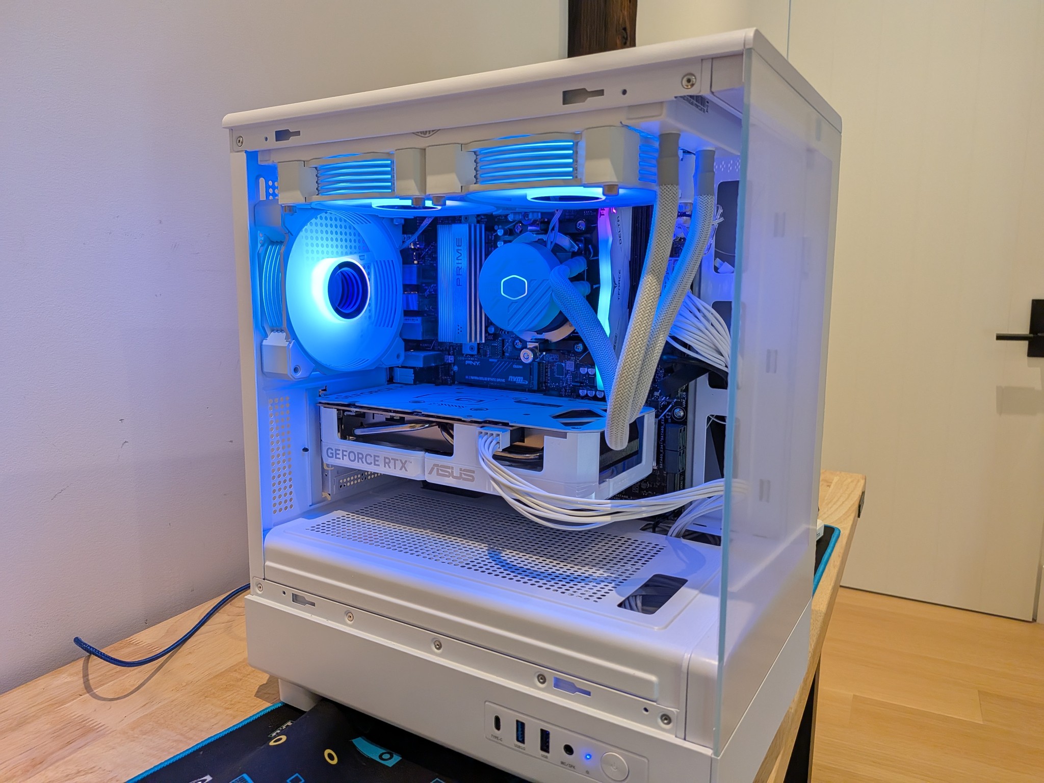 1080p AM5 Starter - RTX 5060, Ryzen 5 7600X, 16 GB DDR5 RAM, 1 TB NVME, RGB, Liquid Cooled