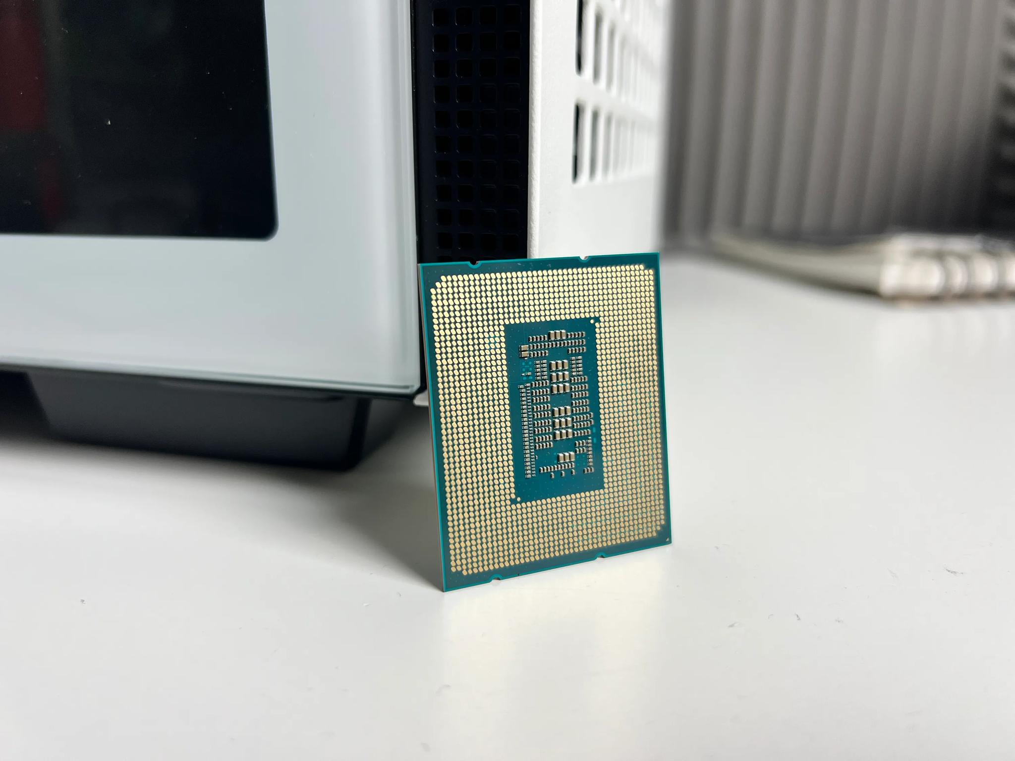 Intel i7 12700K