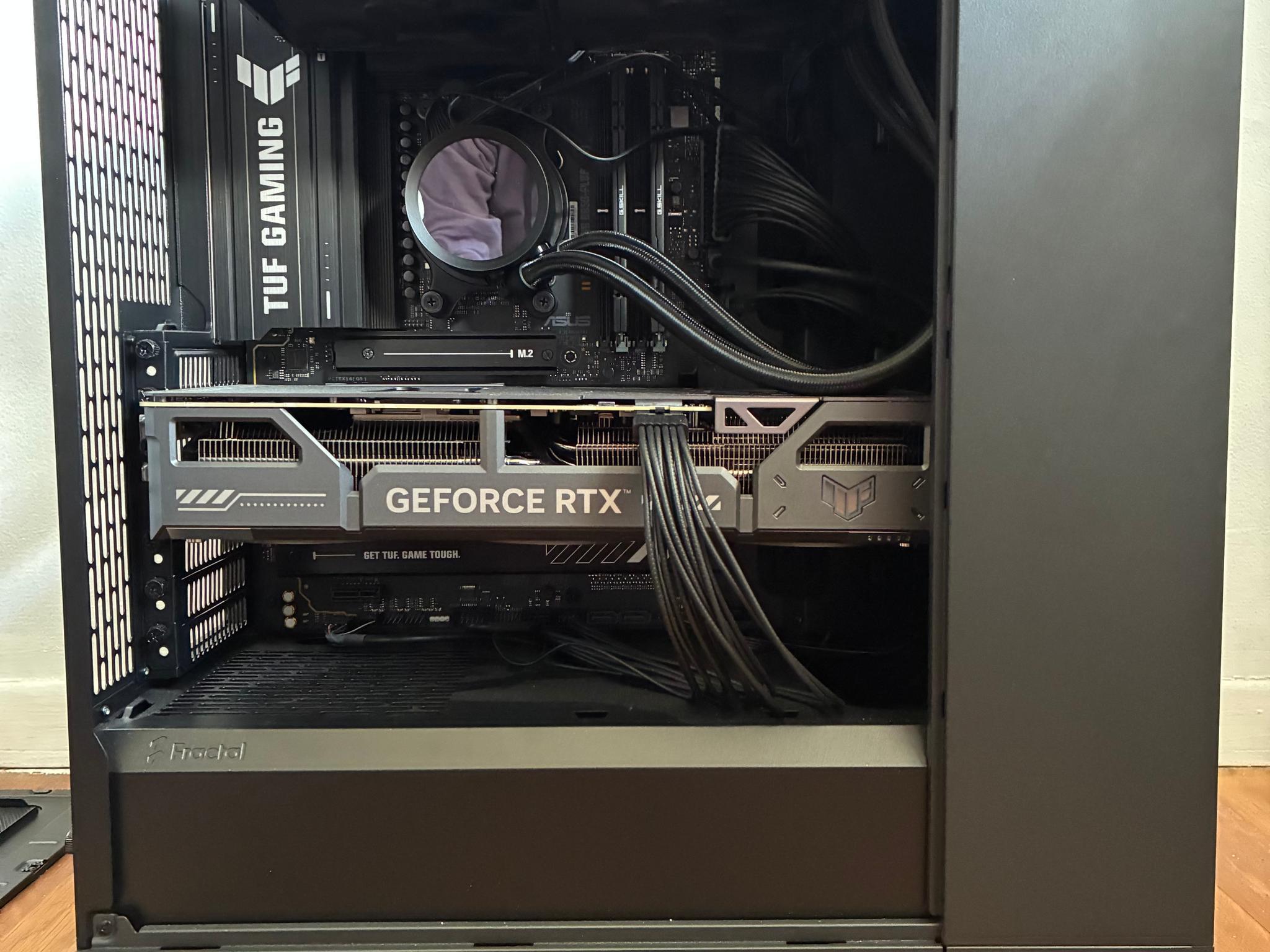 High-End Gaming/Workstation PC – Ryzen 9 7900X / RTX 5070 Ti – 64GB DDR5 – 4TB SSD – Like New