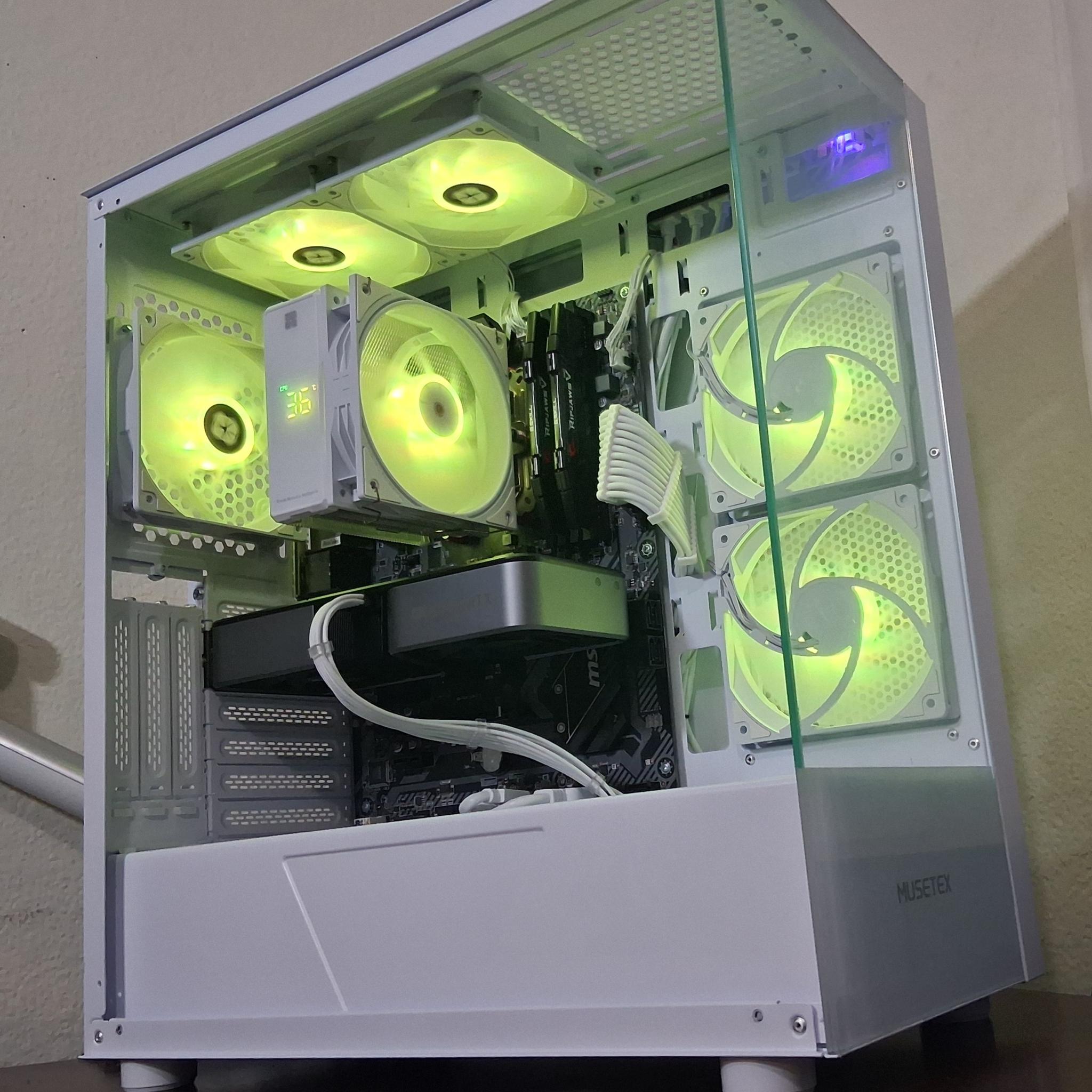 UDGX Signature Series – Ryzen 7 + RTX 3070 FE | White ARGB | Windows 11 Ready