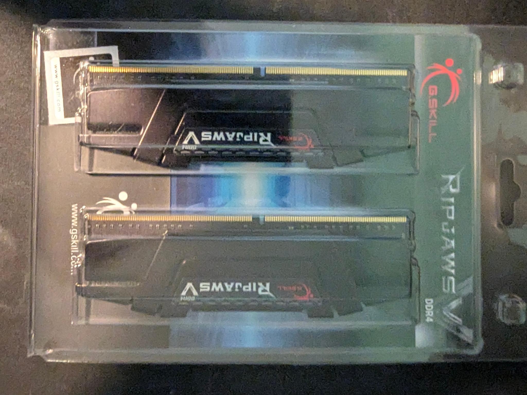 G.Skill Ripjaws V 32 GB (2 x 16GB) DDR4-3600 CL18 Memory