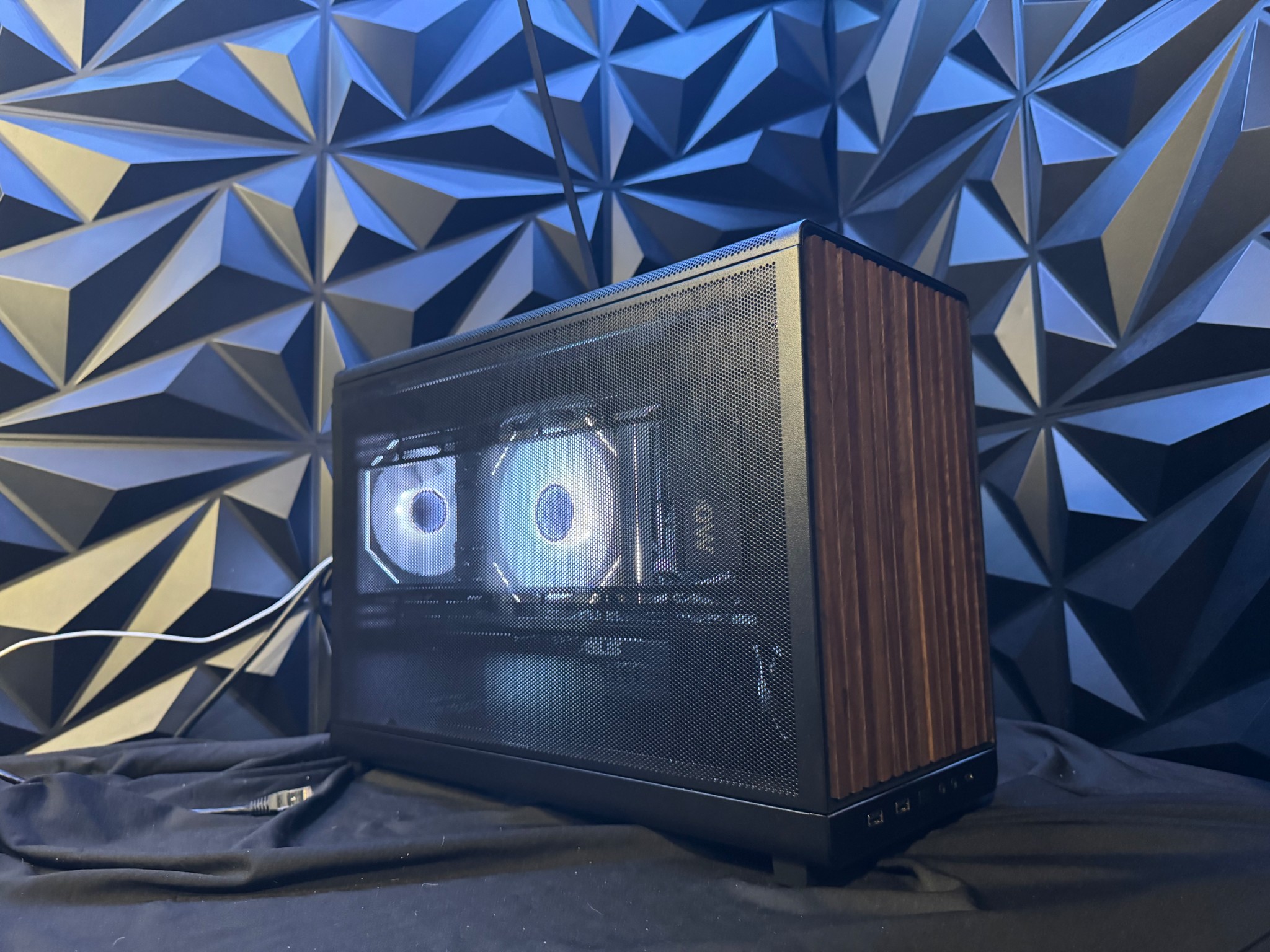 🔥 Black Wood 9696 🖤🌲 Ryzen 5 9600x | 9060XT 16GB| 32 GB DDR5 | 2 TB NVMe