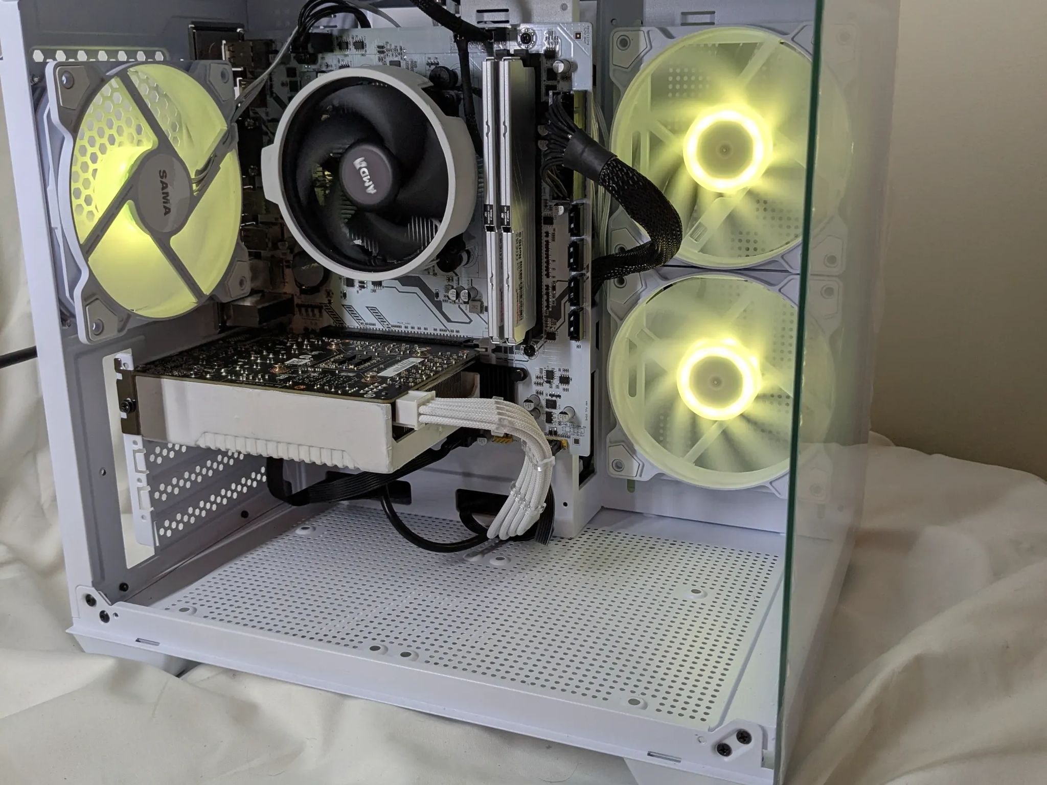 GTX 1660 TI | Ryzen 5 2600 | 16GB ddr4 ram | Micro ATX | Windows 11 home