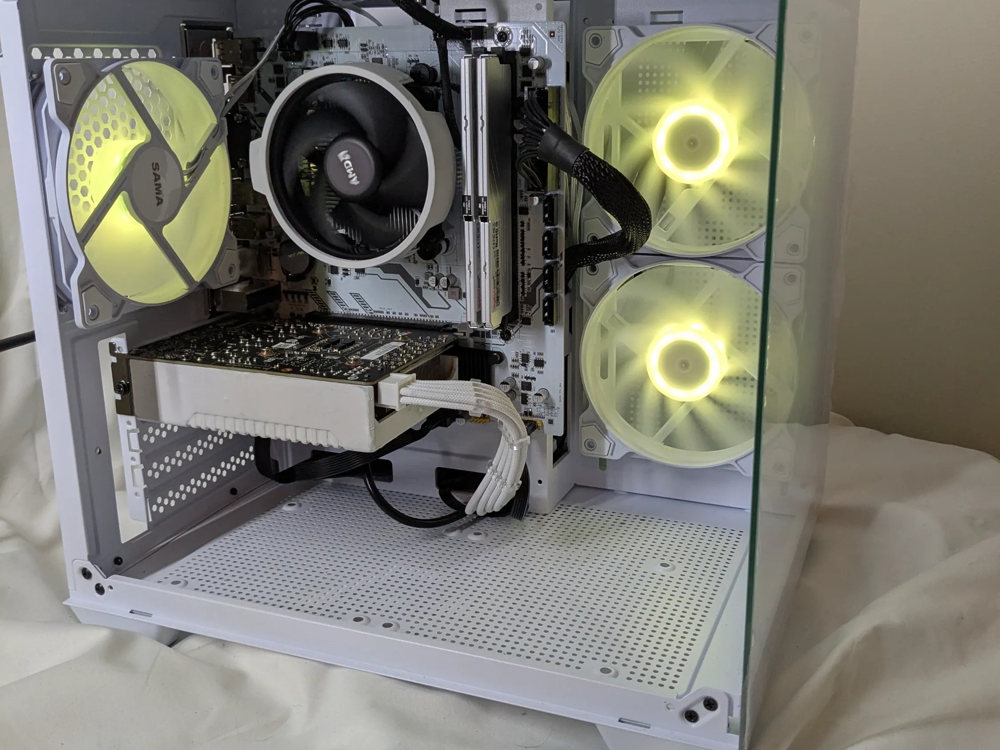 GTX 1660 TI | Ryzen 5 2600 | 16GB ddr4 ram | Micro ATX | Windows 11 home
