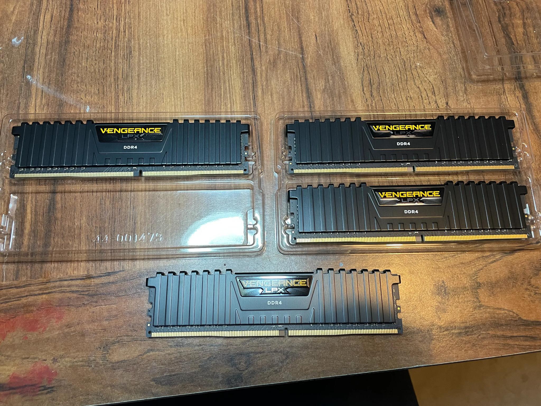 i5-8600K + Gigabyte Z370XP SLI + 32GB Corsair Vengeance 3000MHz Gaming Bundle