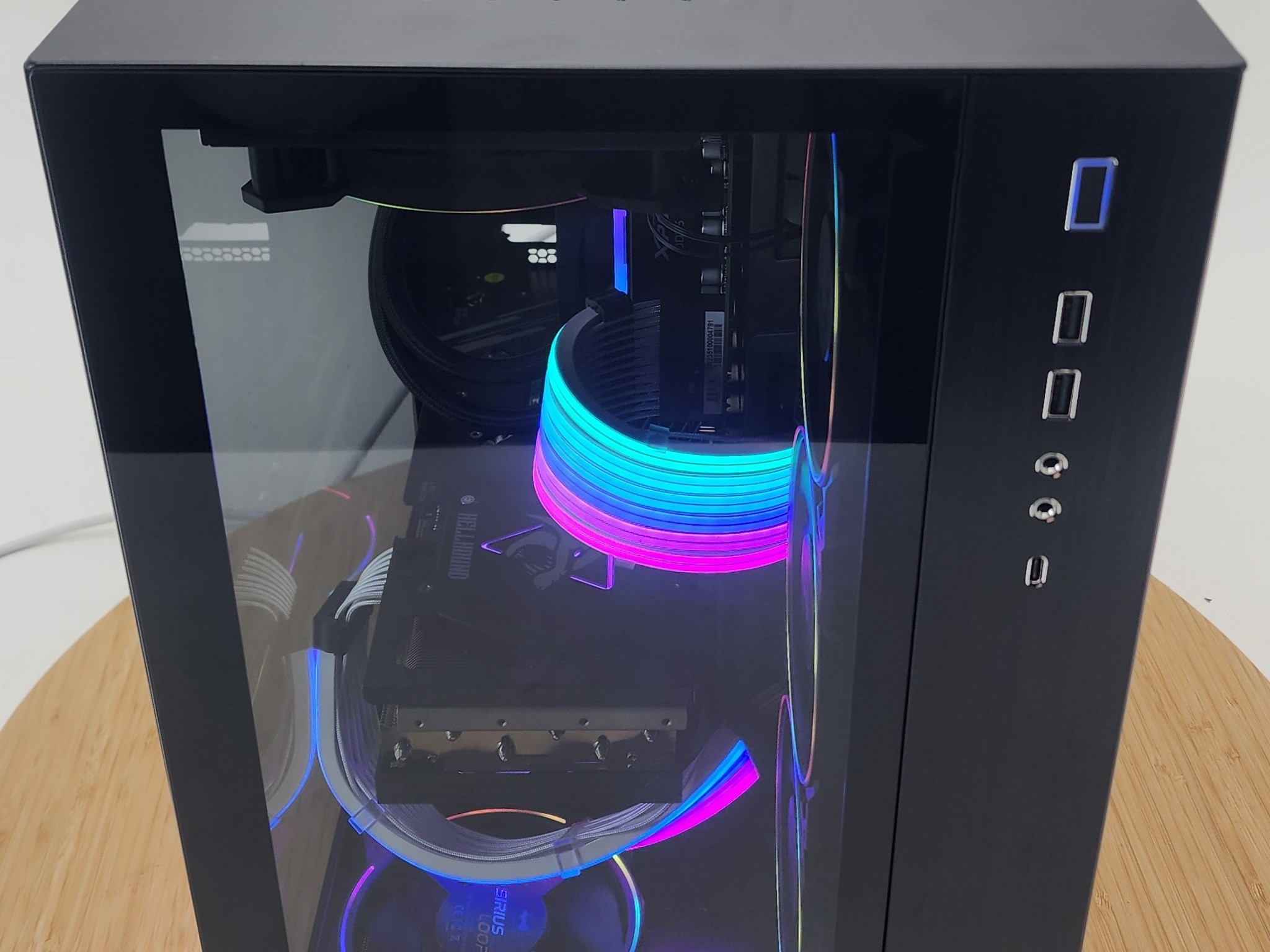 Gaming PC Ryzen 7 9800X3D 32GB RAM 2TB SSD RX 7900 XTX 24GB Windows 11 Computer