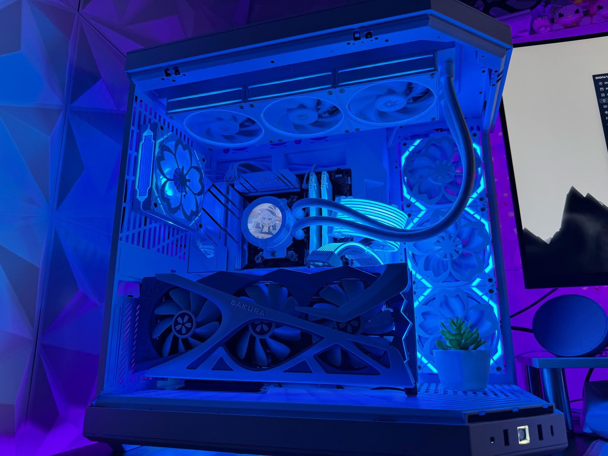 🌸Sakura‑Themed HYTE Y70 Snow White Build – RX 7800 XT, LCD AIO, 32GB DDR5🌸