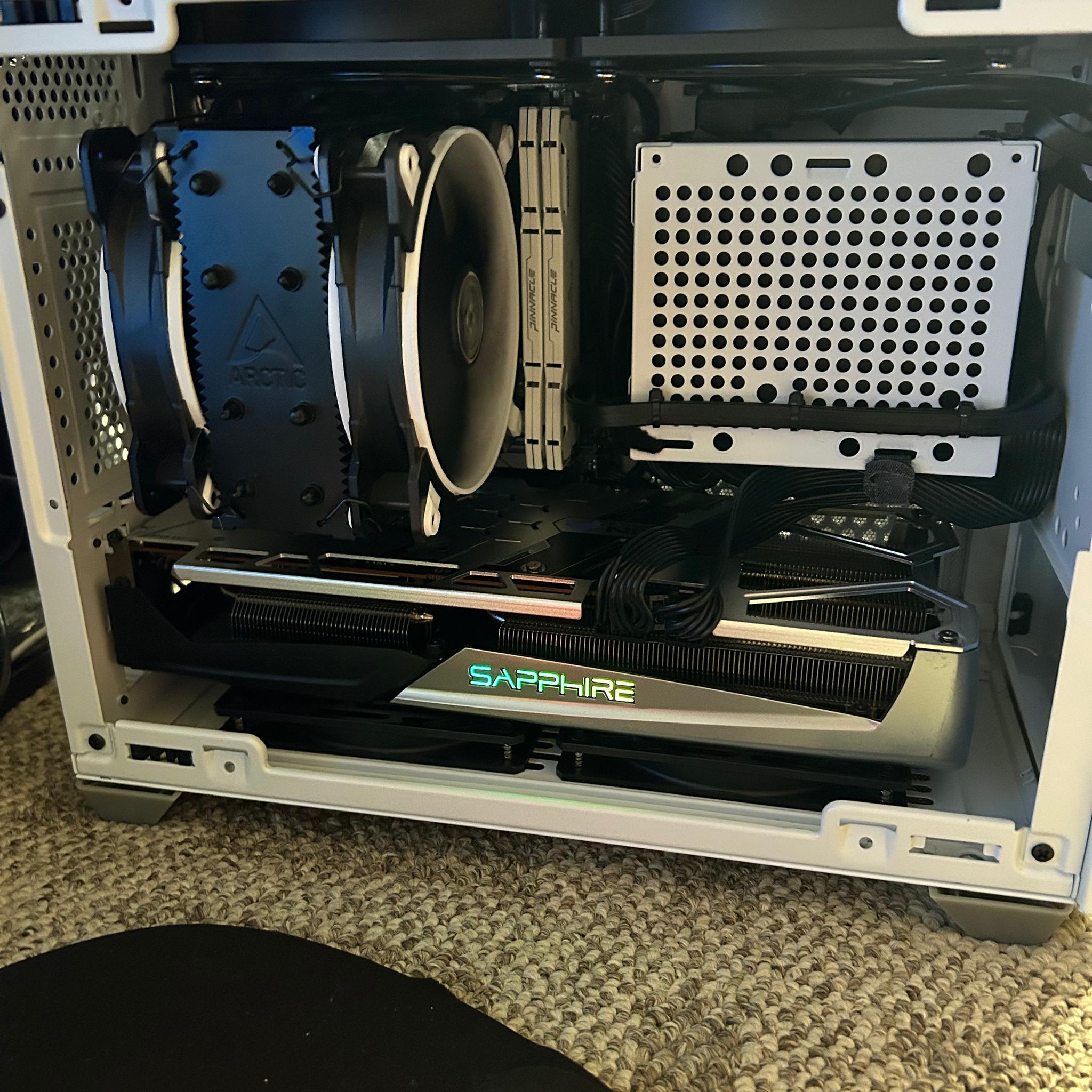 ITX Gaming PC Ryzen 7 3700X - RX 5700 XT