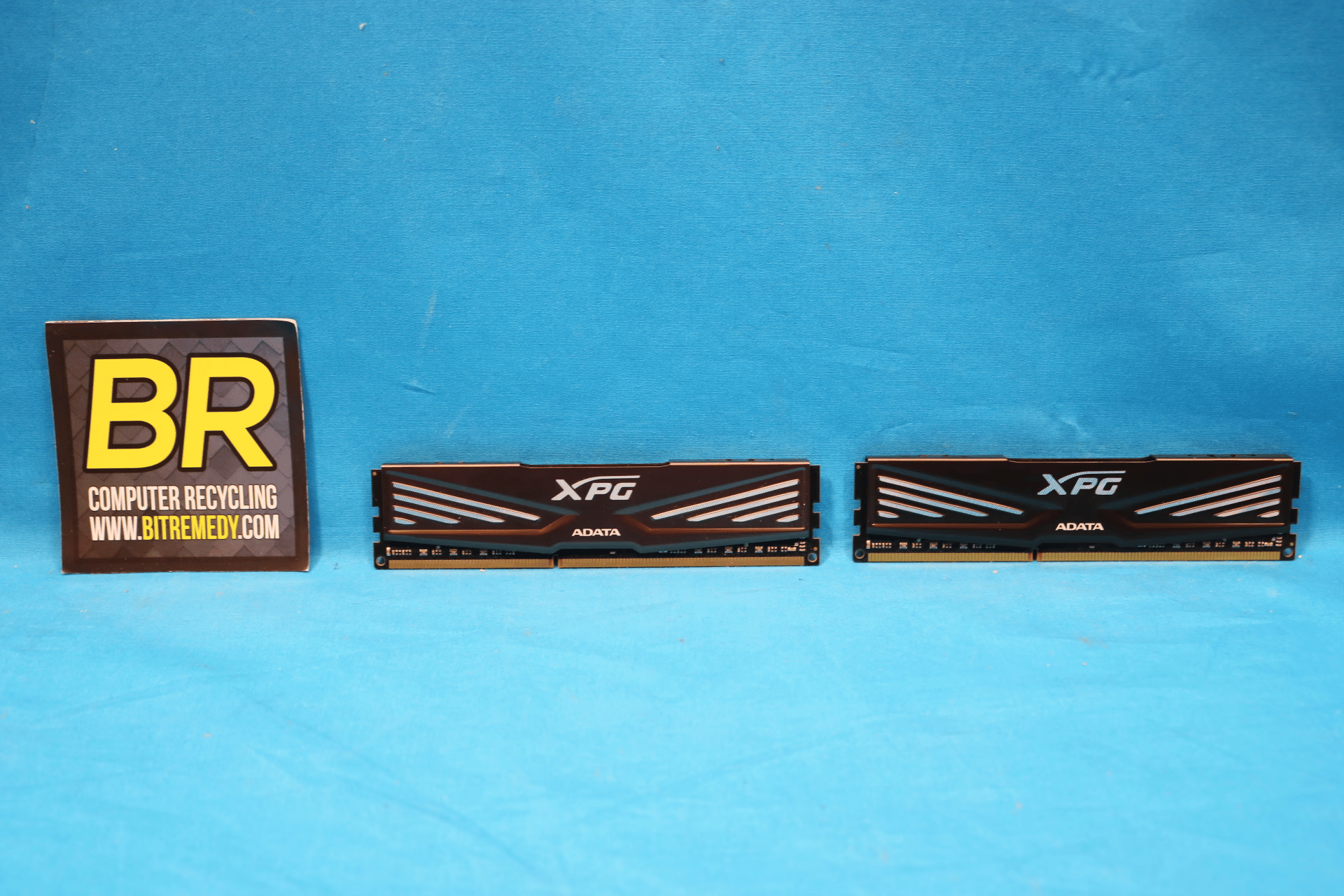 16 GB (2x8 GB) ADATA XPG DDR3 1600MHz PC3-12800 CL11 240-Pin 2Rx8 Desktop Memory AX3U1600W8G9-BB