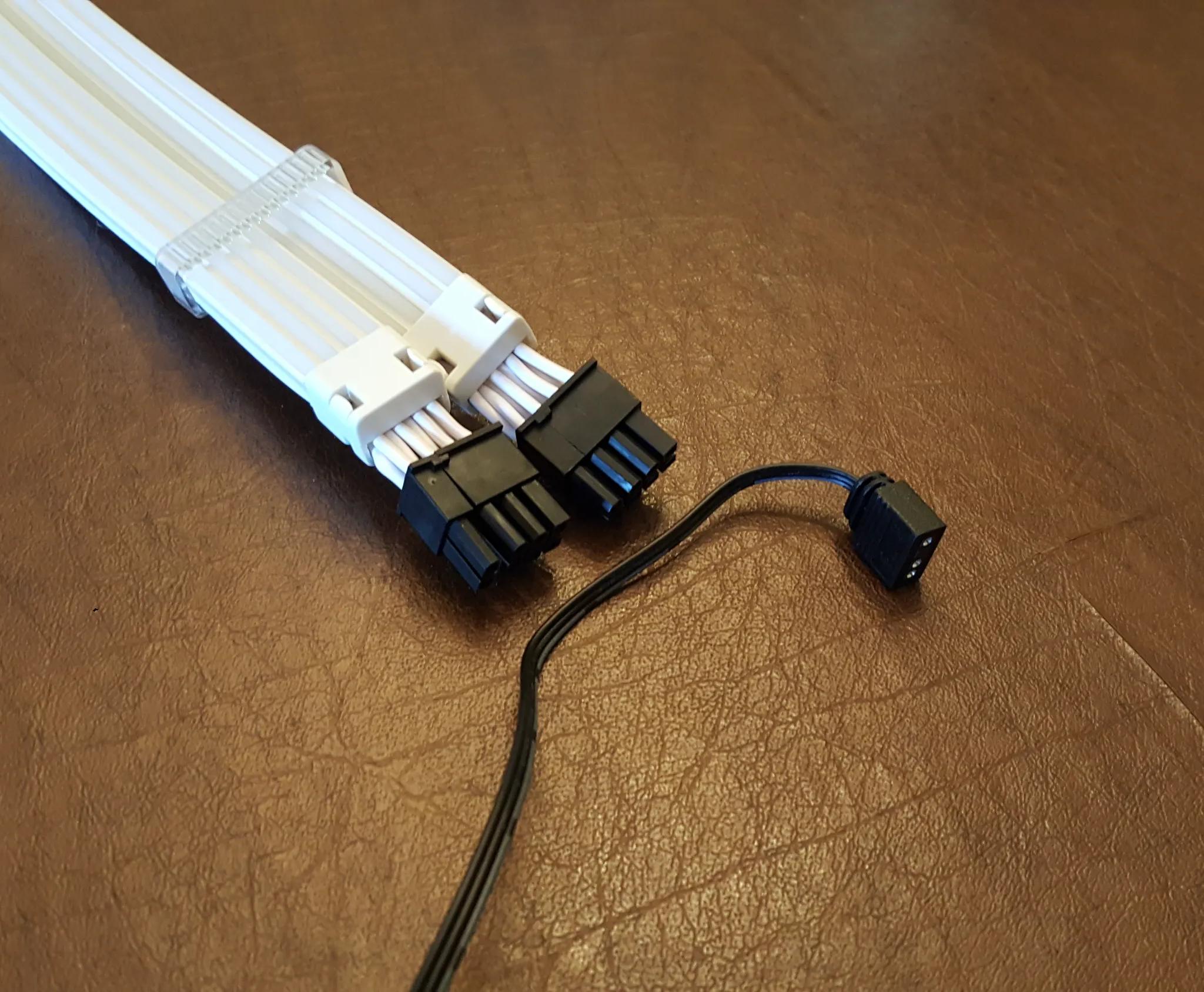 12VHPWR (12+4 pin) ARGB Strimmer cable + HYTE Y60 LCD DISPLAY 12.6in BRAND NEW + Lian Li Strimmer